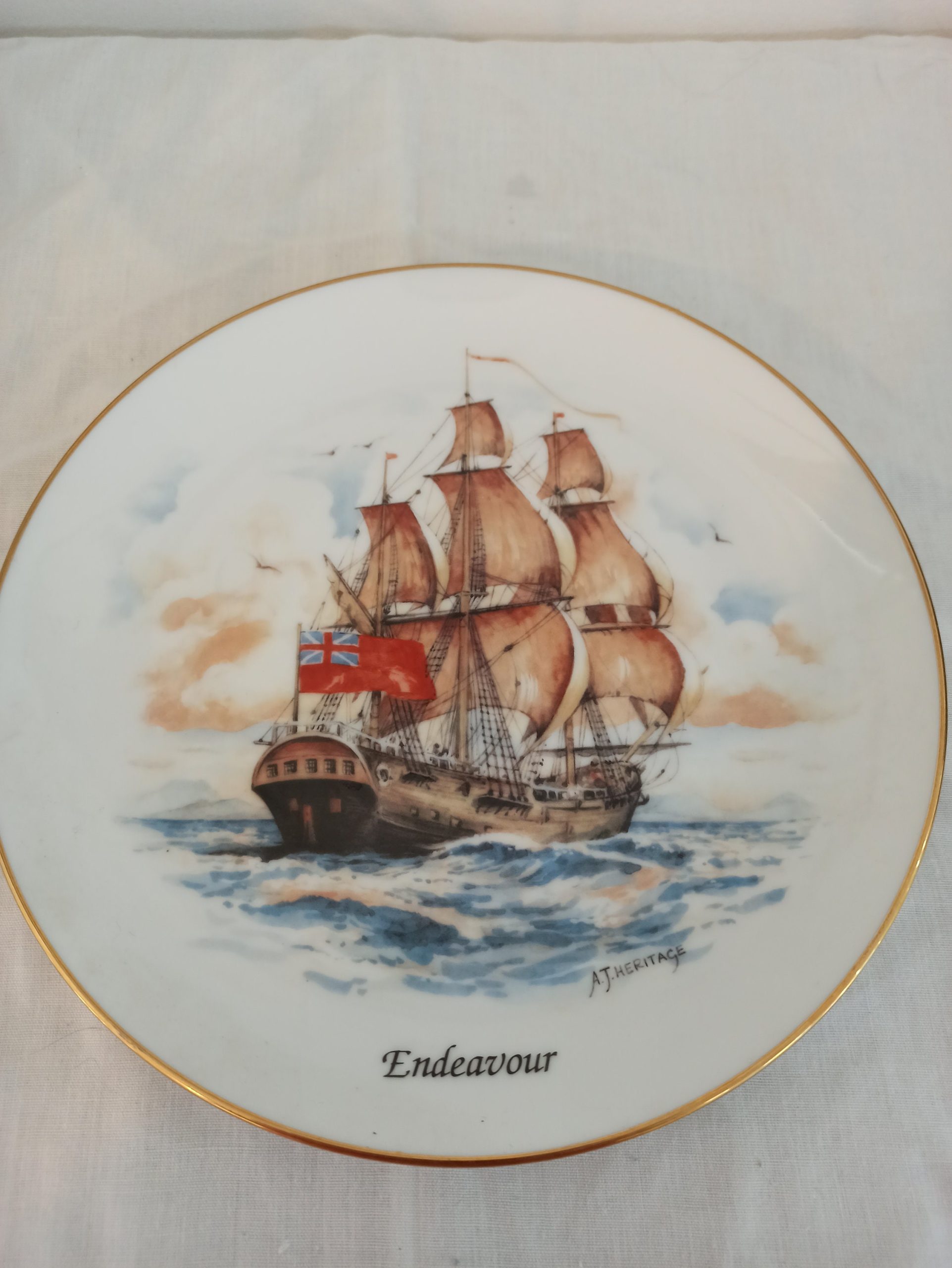 Decorative Cabinet Plate. Endeavour Ship. Excellent Condition. - Image 6