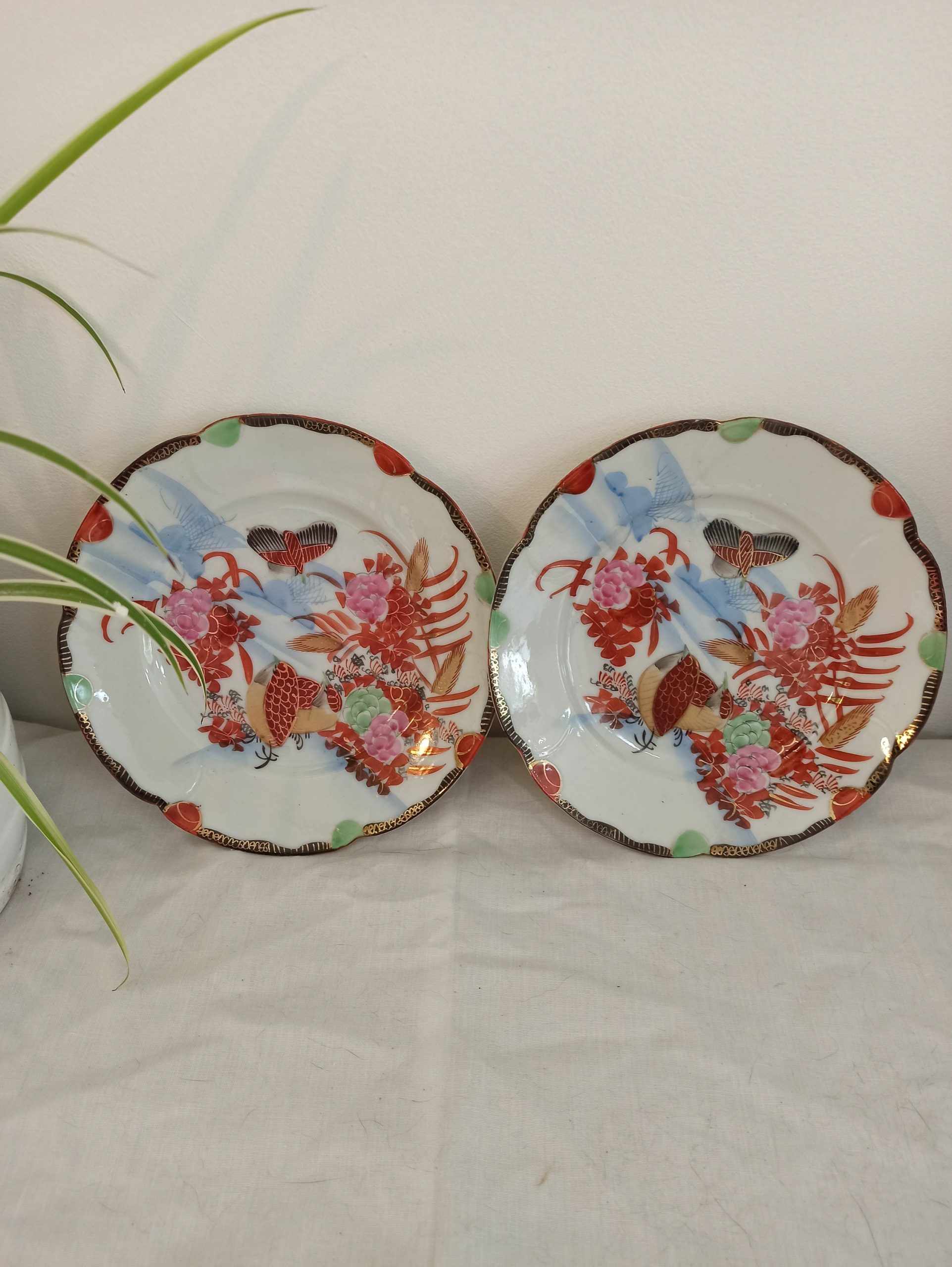 A Pair of Decorative Japanese / Chinese Cabinet / Display Plates. Very Good Condition. - Image 2