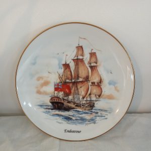 Decorative Cabinet Plate. Endeavour Ship. Excellent Condition.