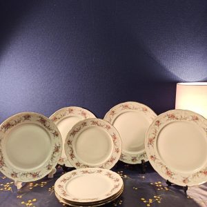 Vintage 'Thun',  Small Dinner Plates and 4 Cake / Side / Salad Plates. Very Good Condition. Set of 8.