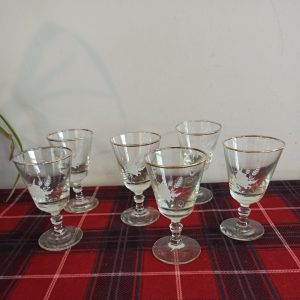 Set of 6 Vintage Liqueur / Shot Glasses With Gold Banding And Decorative Flower Design. Excellent Condition.