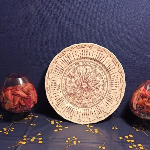 Ringtons Decorative Calendar Plate (1982). Reads "God Bless This House Throughout 1982". Excellent Condition.
