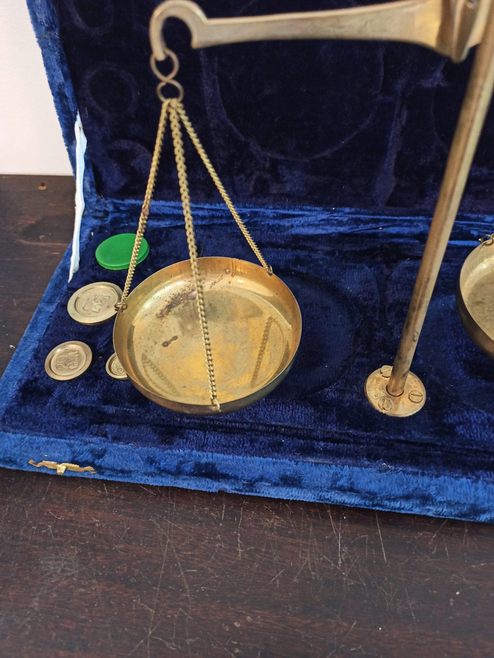 Vintage Brass Jewellery Weighing Scales. Original Box. - Image 4