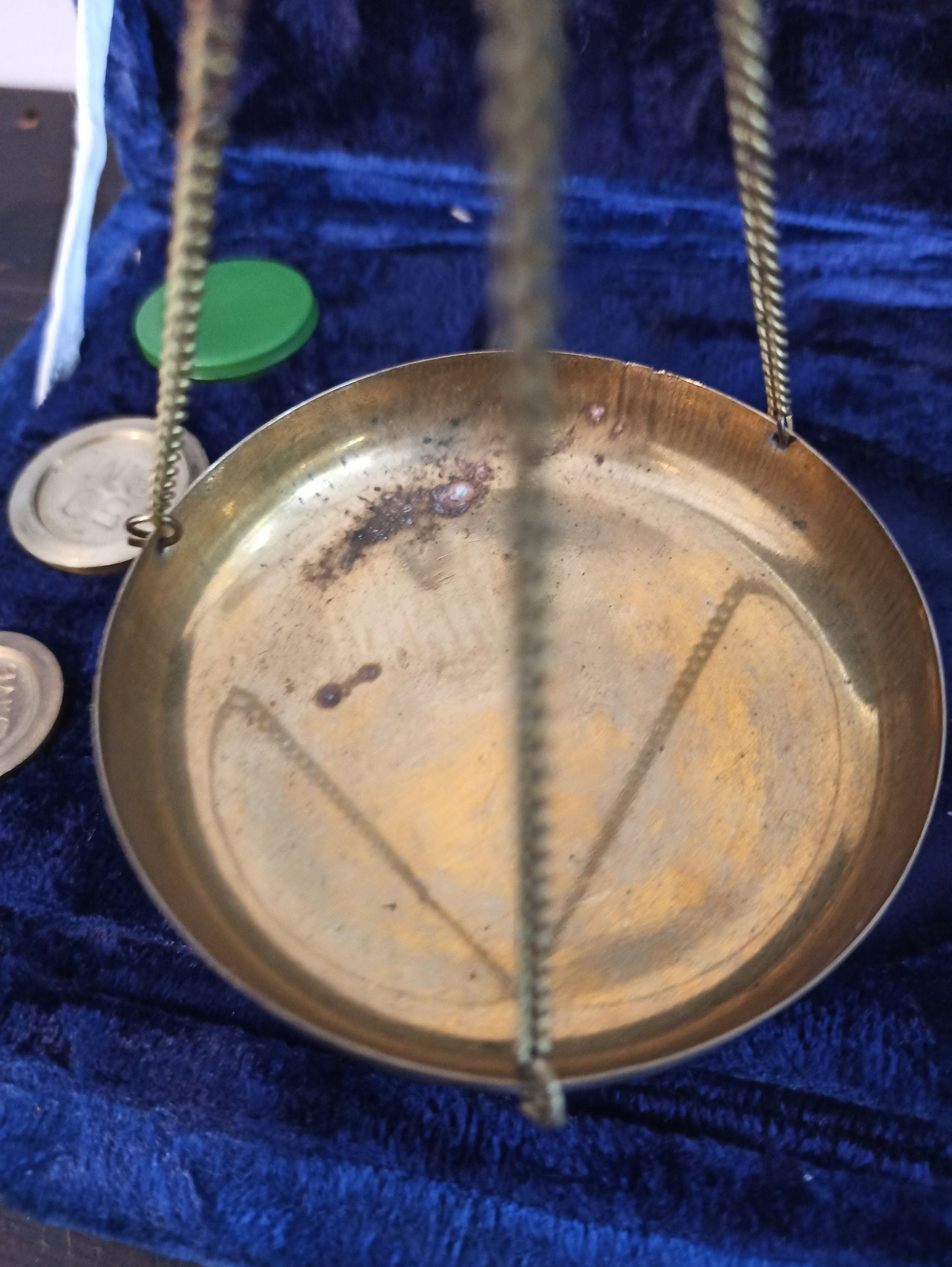 Vintage Brass Jewellery Weighing Scales. Original Box. - Image 5
