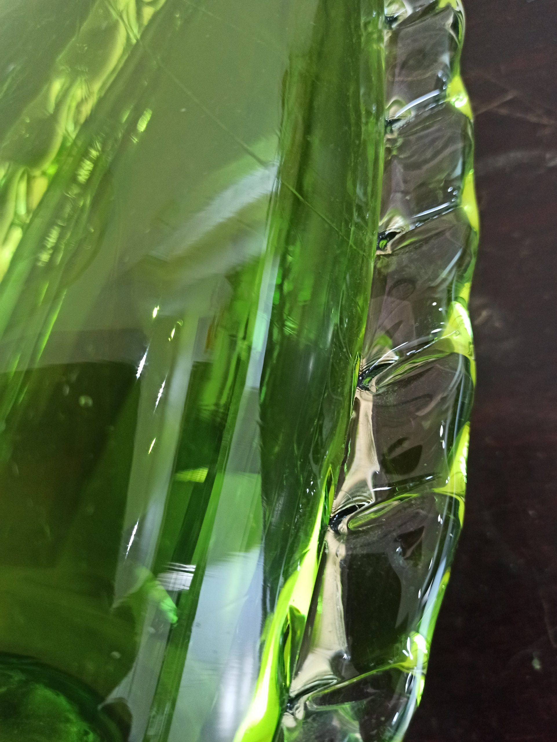 Vintage Tall Green Glass Vase. Very Good Condition. - Image 8