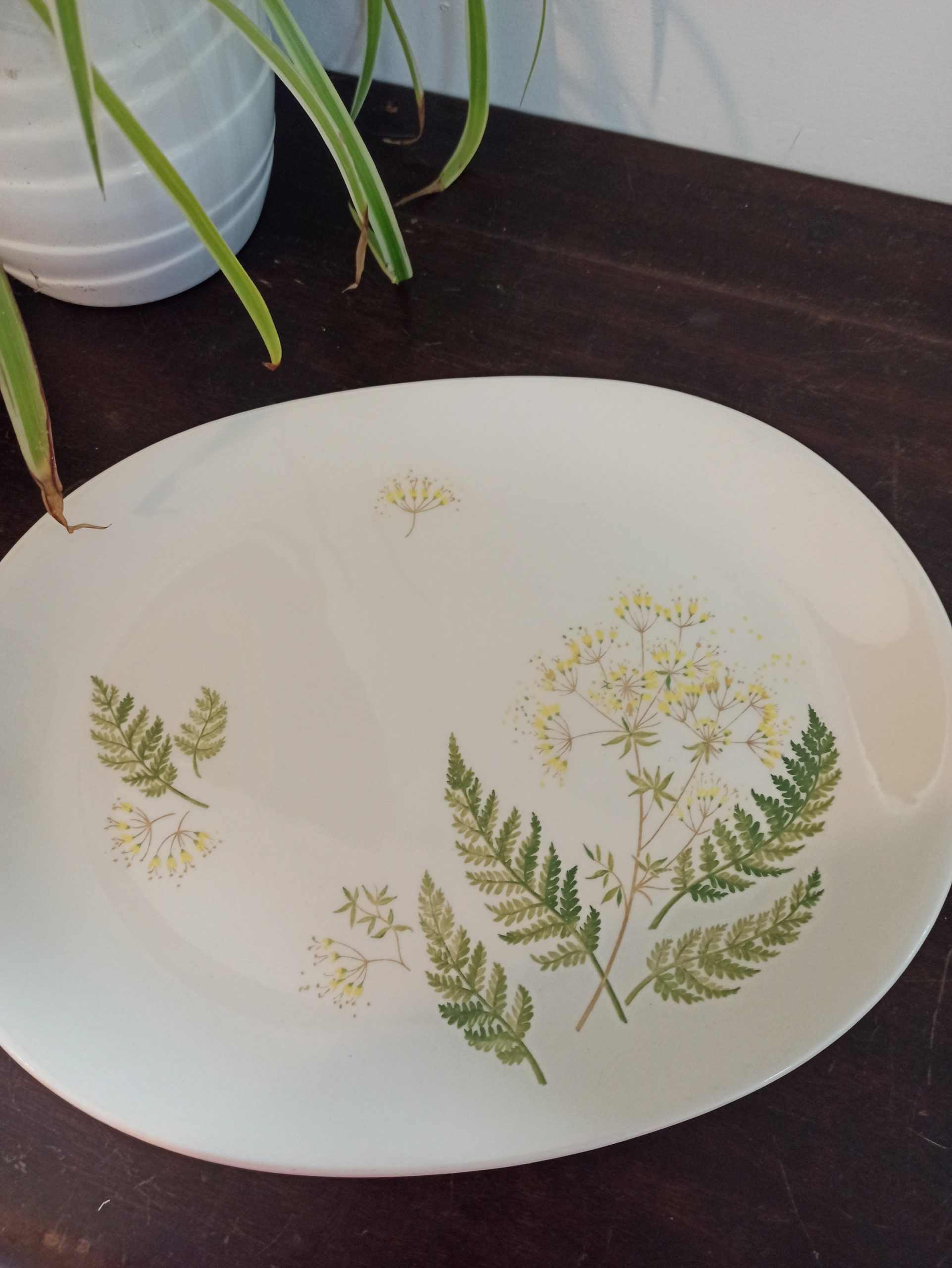 Vintage Johnson Brothers Vegetable Tureen, Sandwich Plate, Cake Plate. - Image 8
