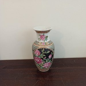 Vintage Japanese Vase. Excellent Condition.