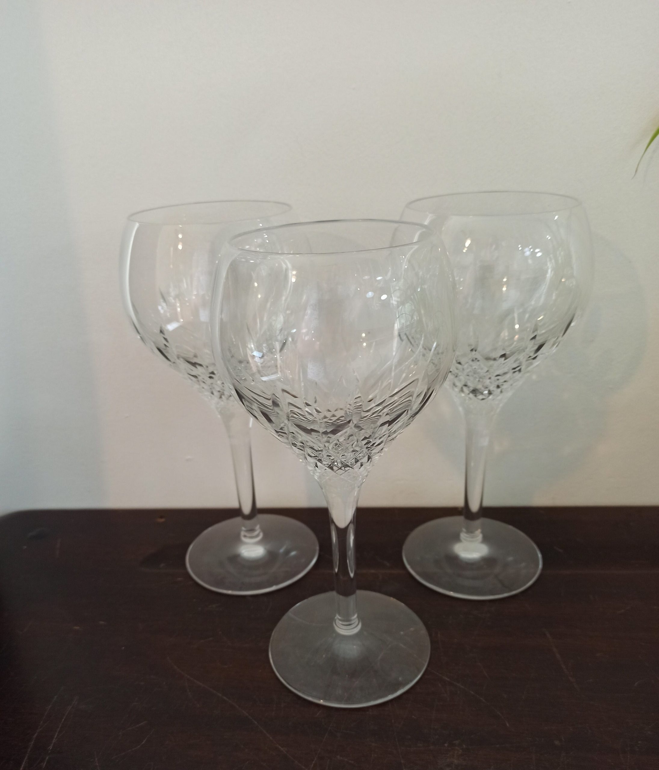 A Pair of Vintage Lead Crystal Long Stem Wine Glasses. Excellent Condition. - Image 9