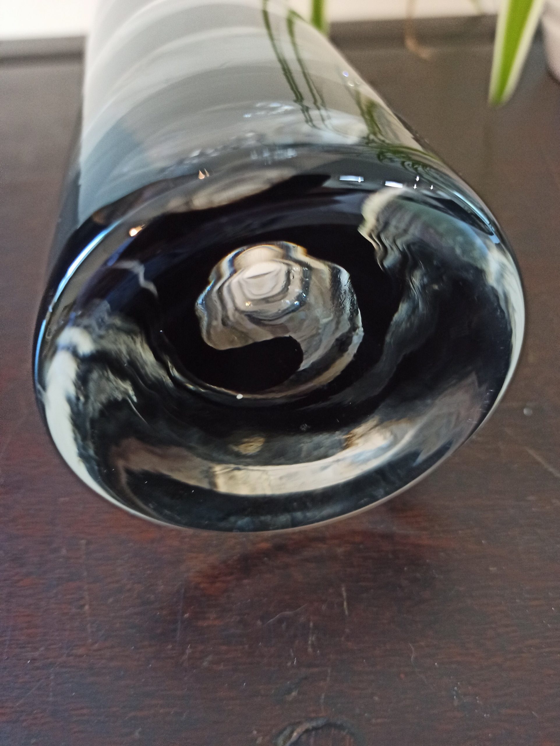 Vintage Hand Made Polish Vase. Very Good - Excellent Condition. Heavy and Thick Glass. Tube / Straight Vase. - Image 4
