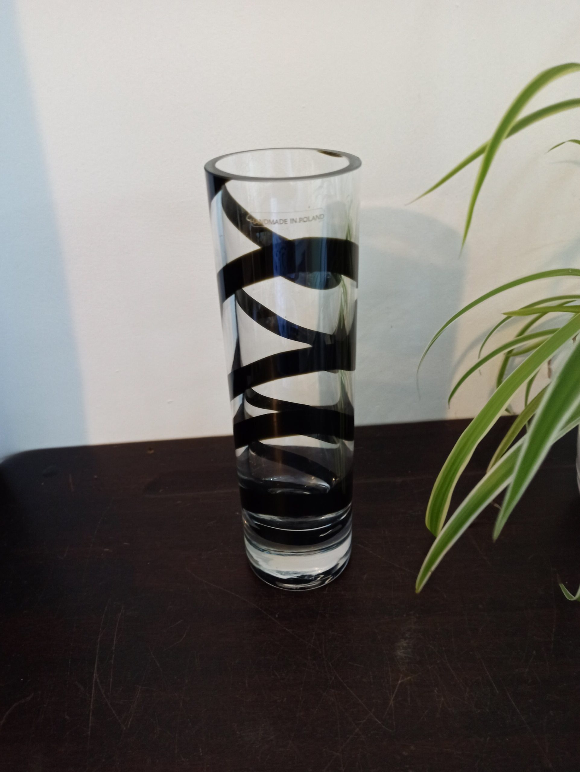 Vintage Hand Made Polish Vase. Very Good - Excellent Condition. Heavy and Thick Glass. Tube / Straight Vase. - Image 7