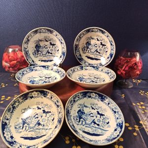 Set of 6 Chinese or Japanese Bowls.