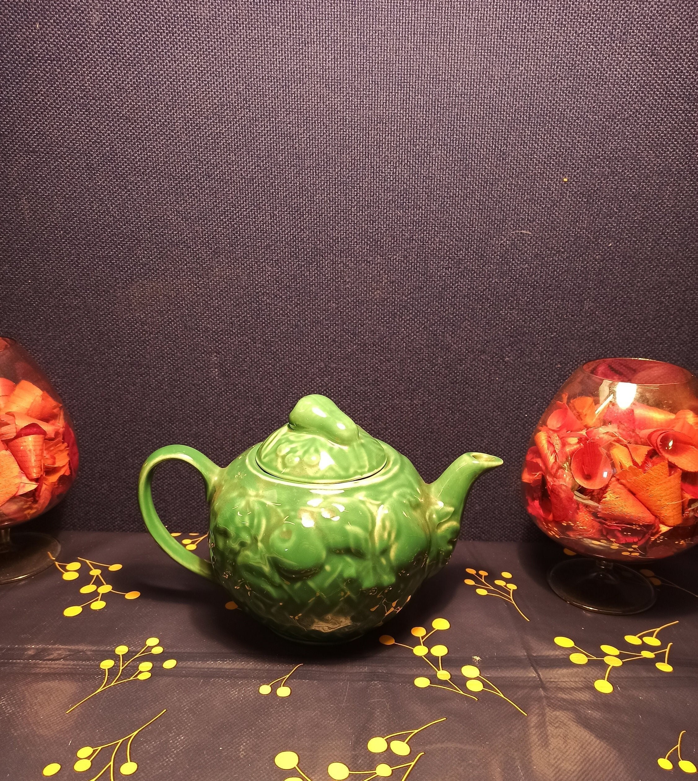Vintage Wade Teapot. Good Condition. 1940s.