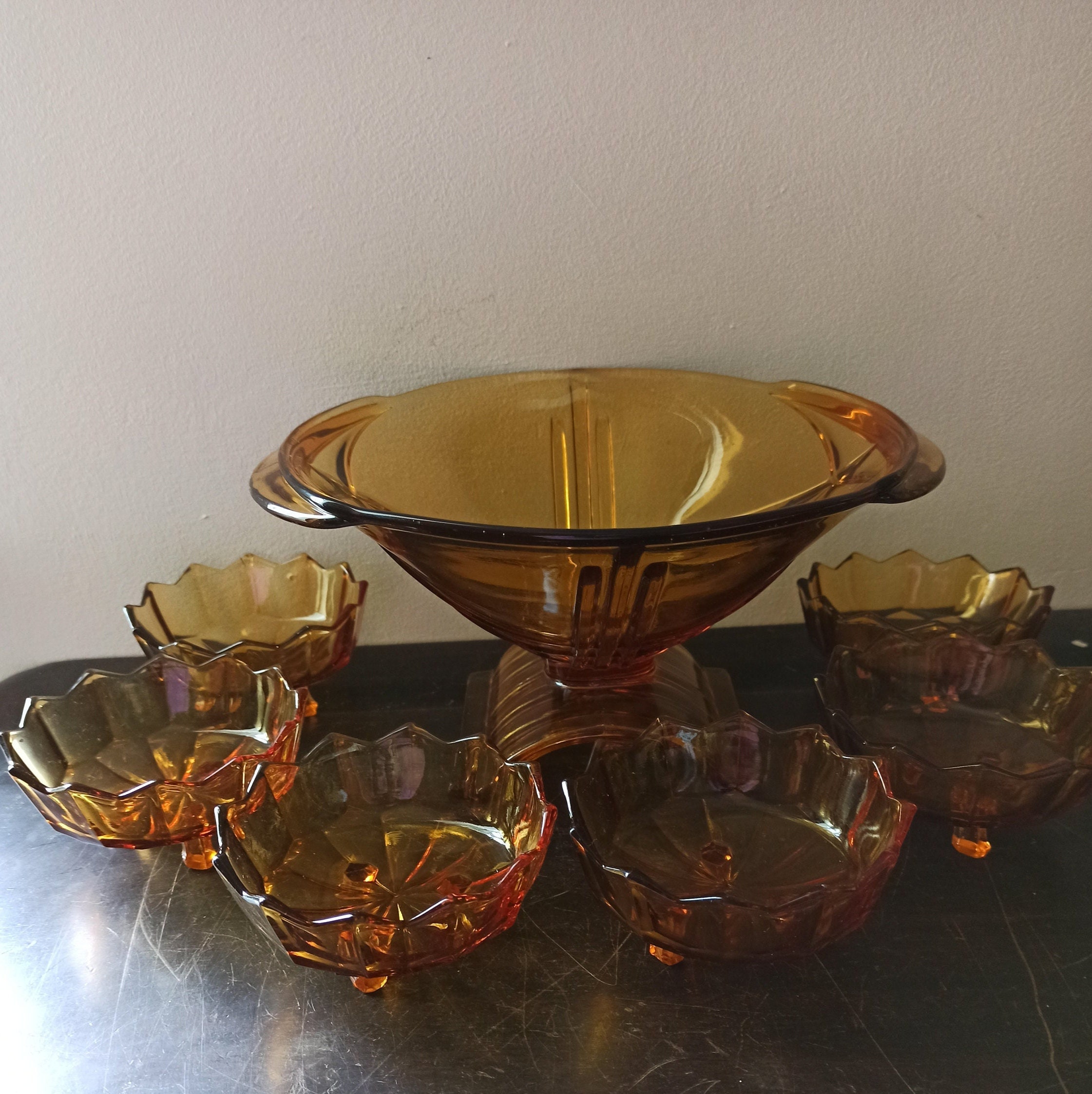 Vintage Amber Glass Serving Dessert Bowl And 6 Matching Glass Bowls. Excellent Condtion.