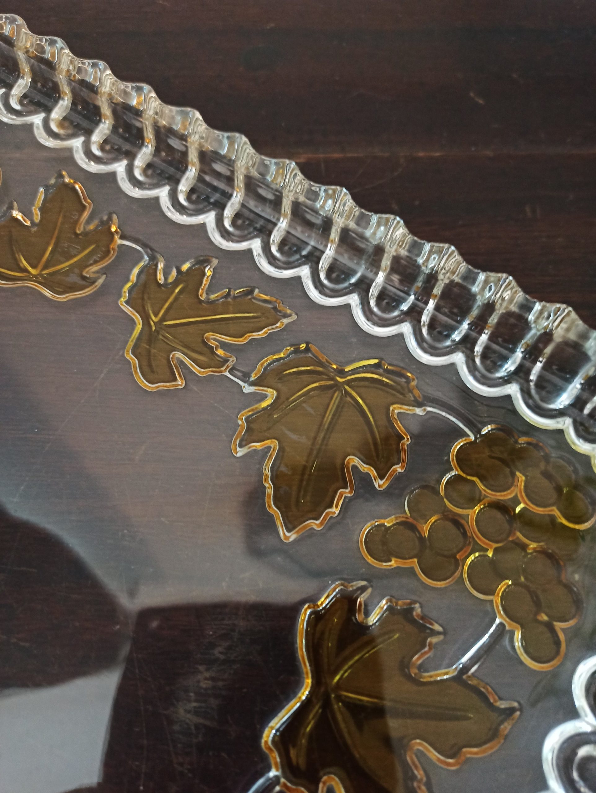 Vintage Glass Fruit Platter / Serving Tray. Excellent Condition. - Image 5