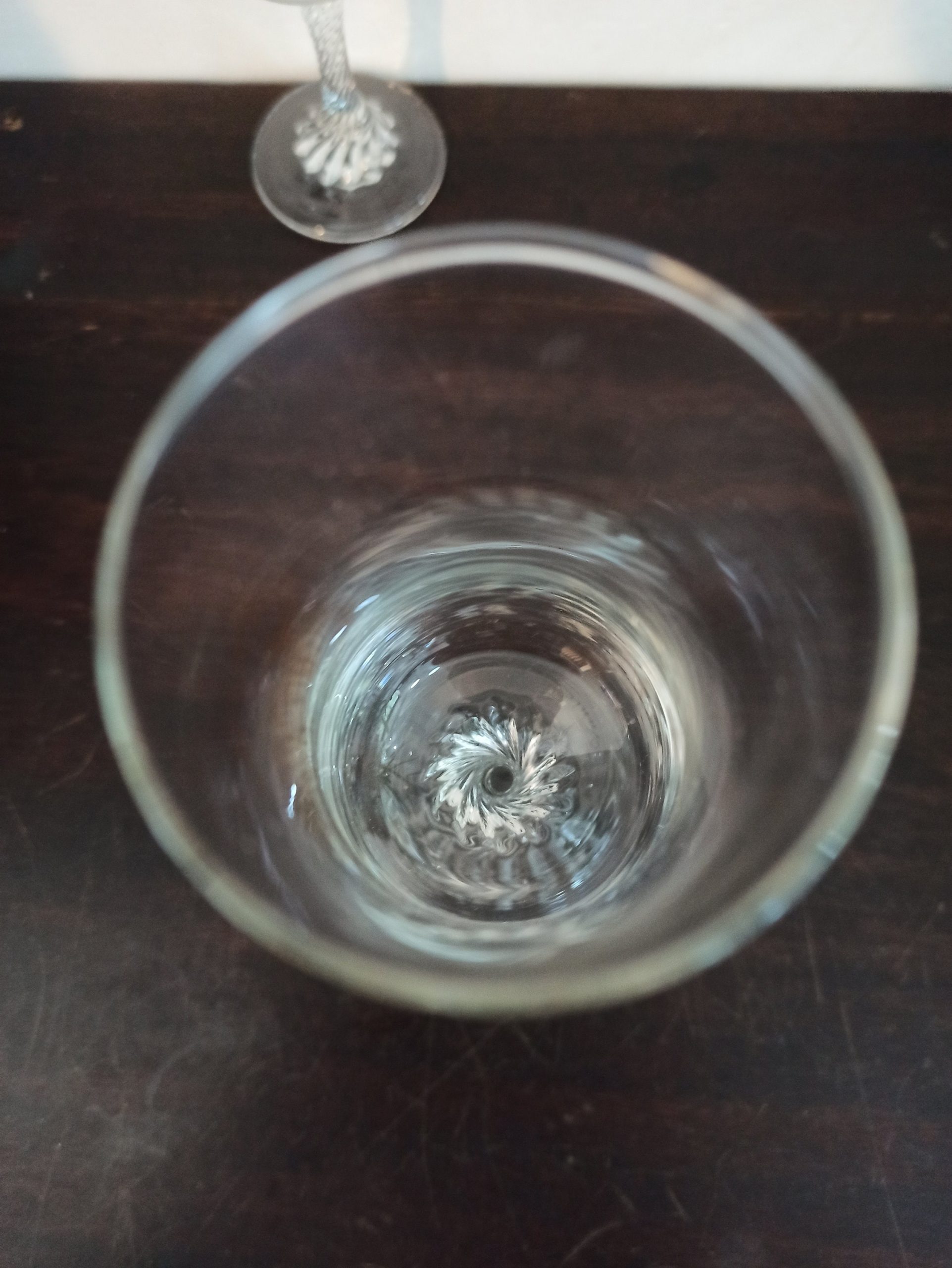 Pair of Golden Wedding Aniversary Champagne Flutes. Very Good Condtion. - Image 5