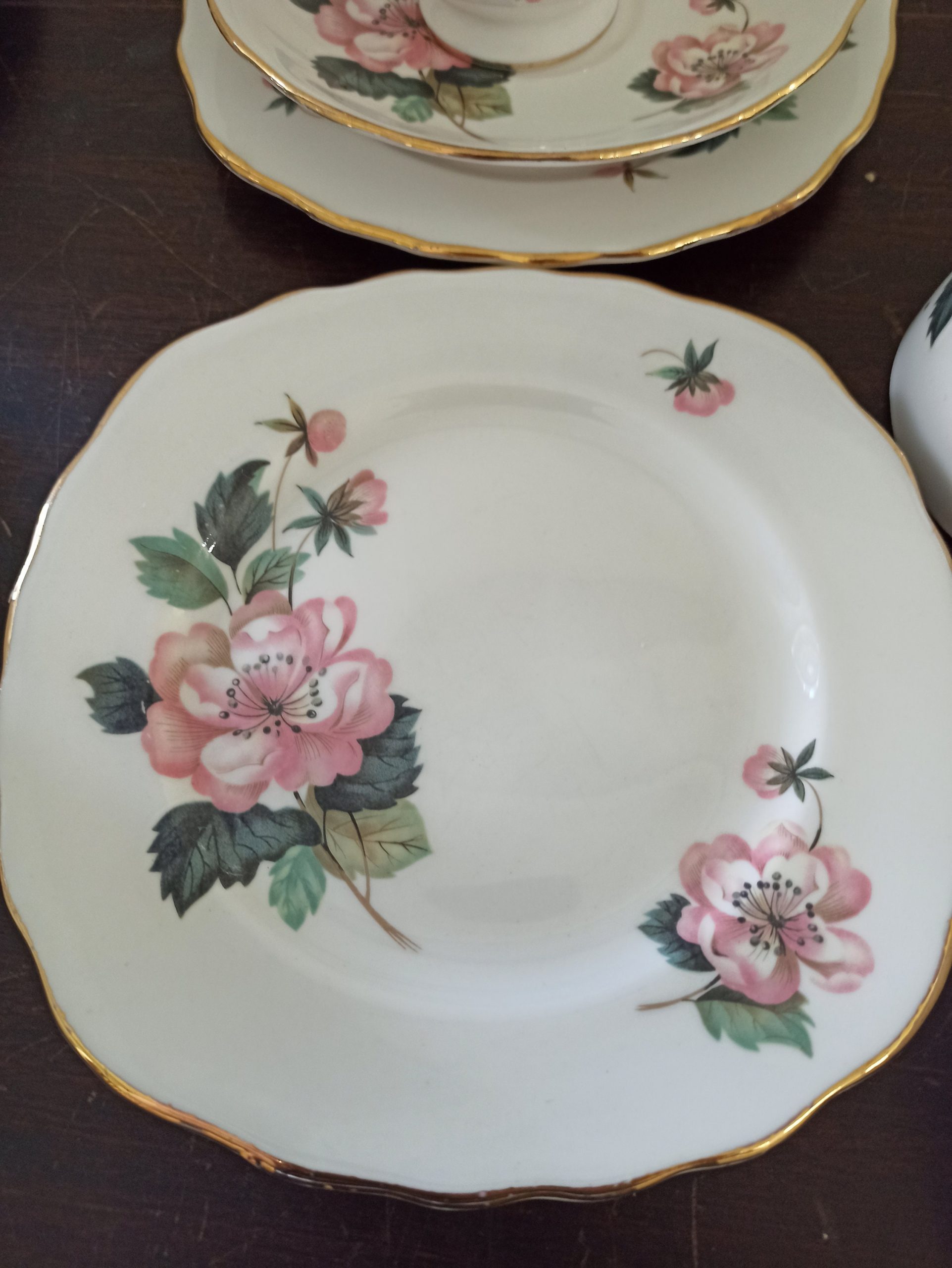 Vintage Floral Tea Set. Royal Crown Bone China. Excellent Condition. 12 Piece. - Image 9