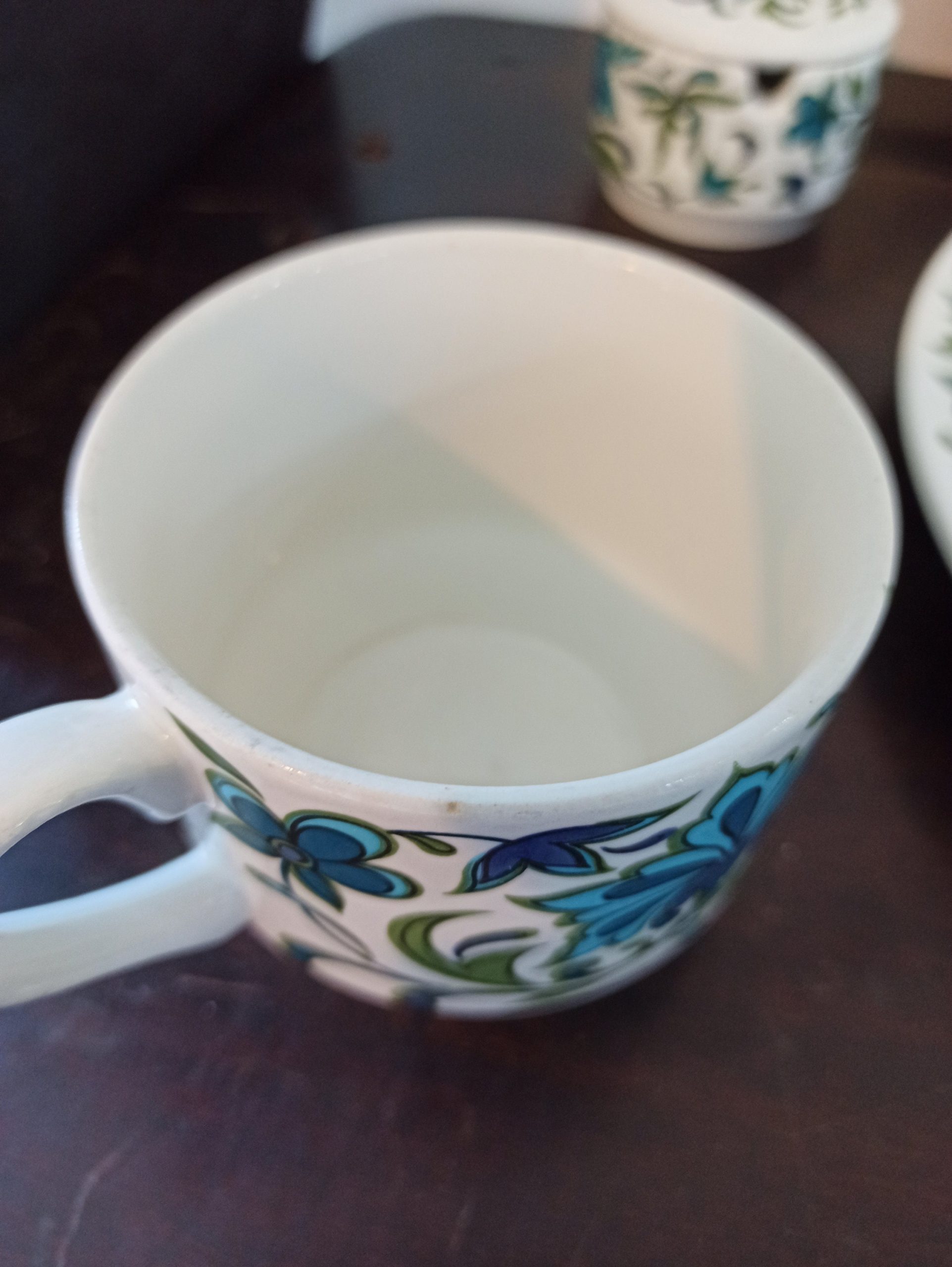 Midwinter Oval Serving Plate, Jam Pot, Cup And Saucer, Egg Cups and Dinner Plate. - Image 6