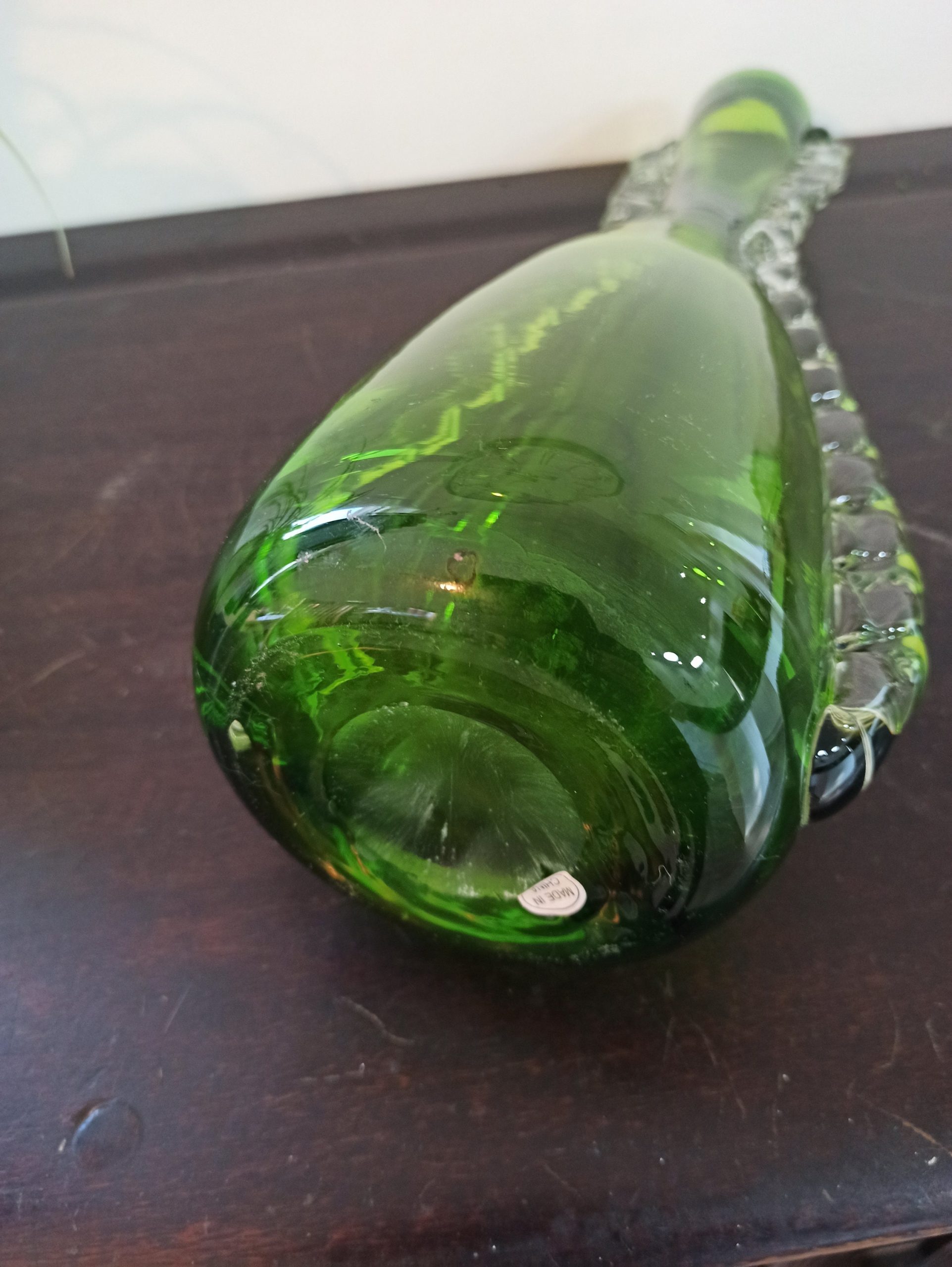 Vintage Tall Green Glass Vase. Very Good Condition. - Image 7