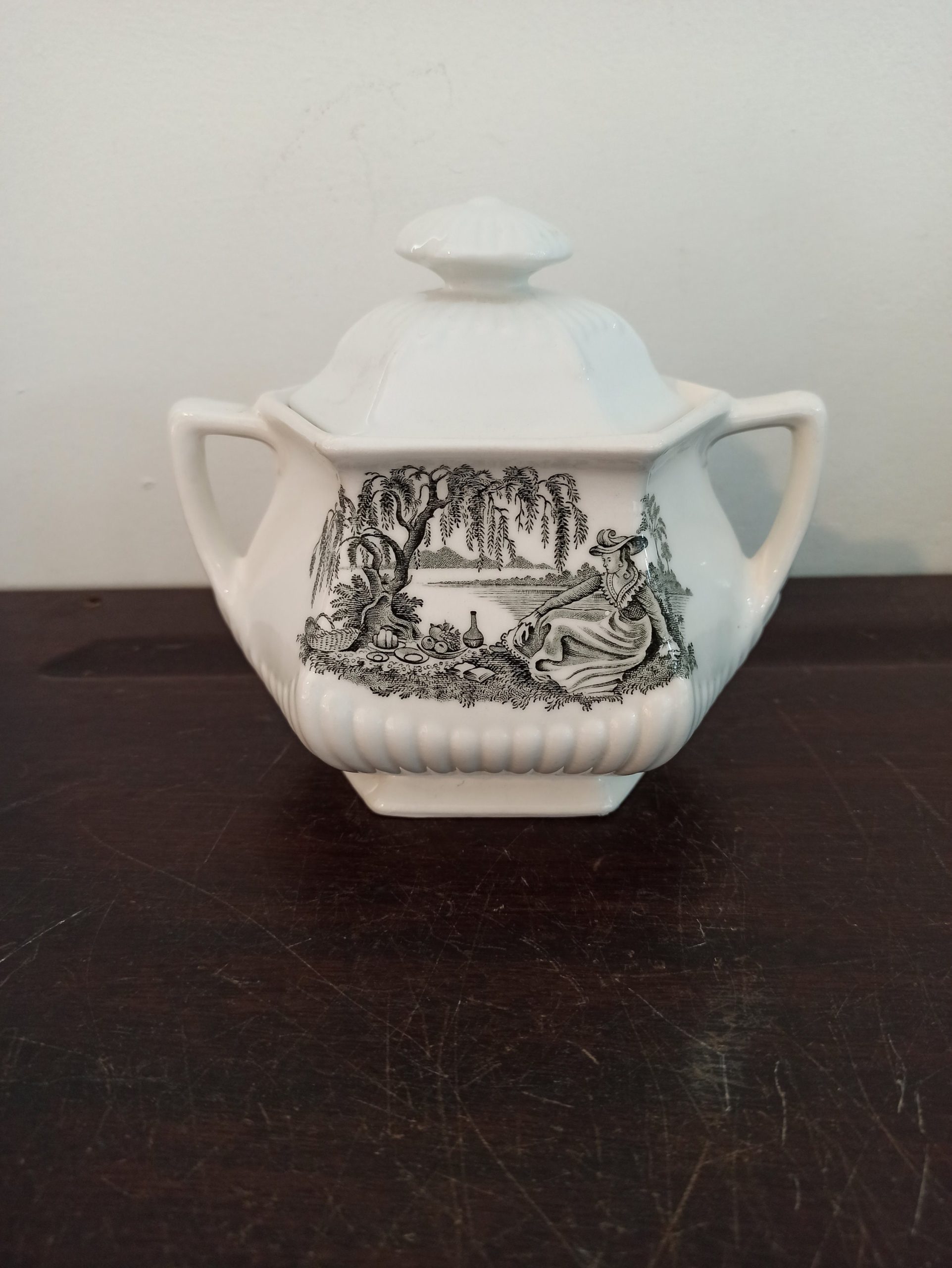 Vintage Lidded Sugar Bowls. Wm. Adams Minuet. Very Good condition. - Image 2