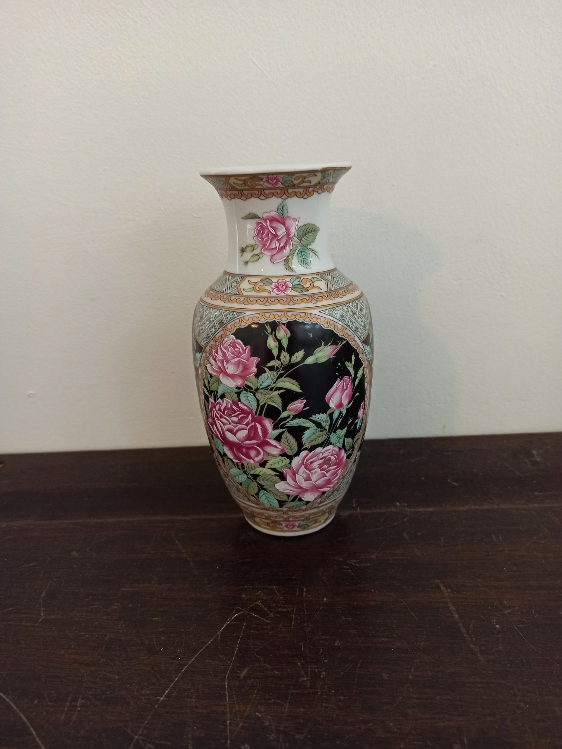 Vintage Japanese Vase. Excellent Condition. - Image 2