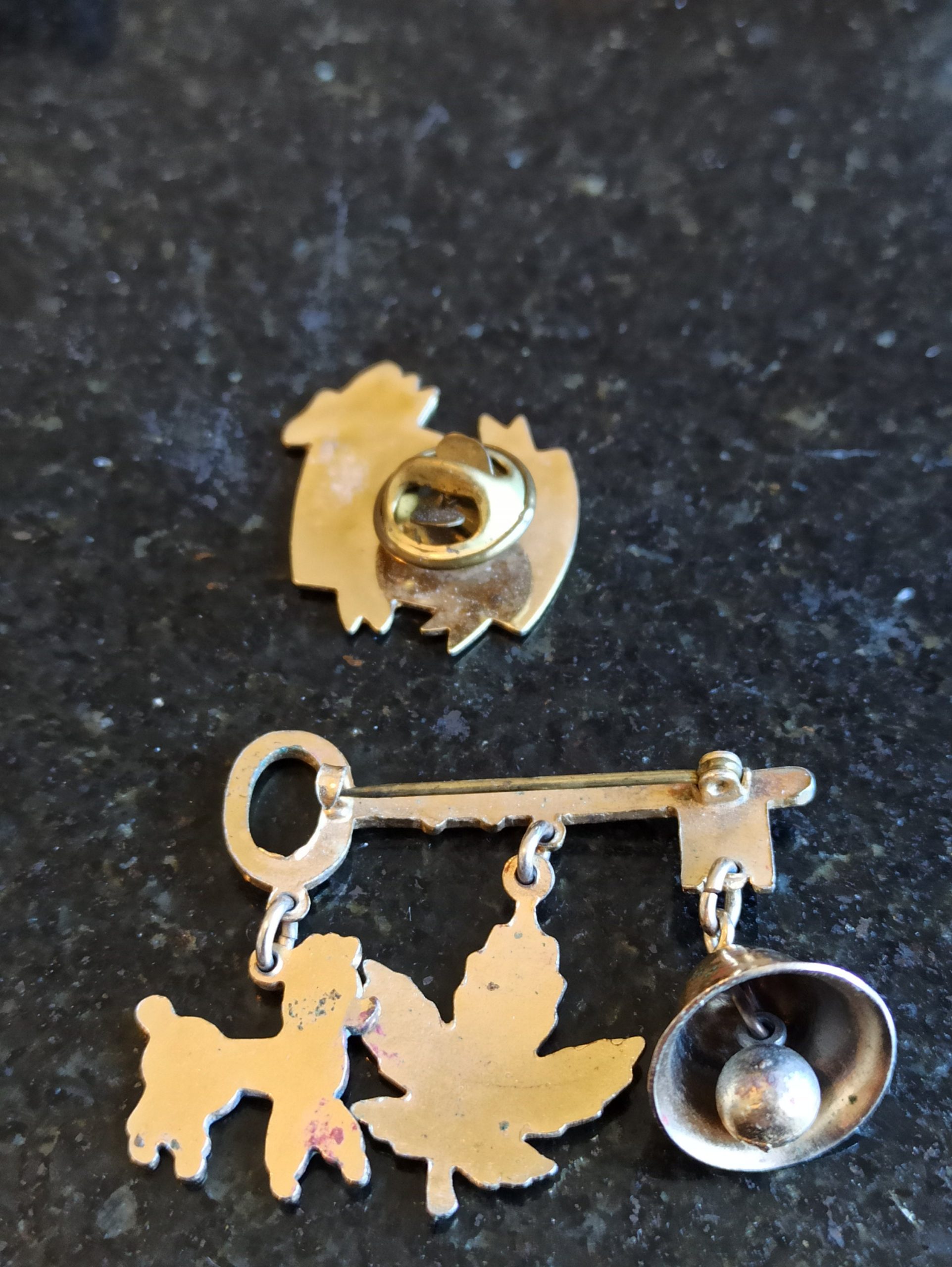 Vintage key Style Brooch With Pendants And Canadian Lapel Pin. - Image 6