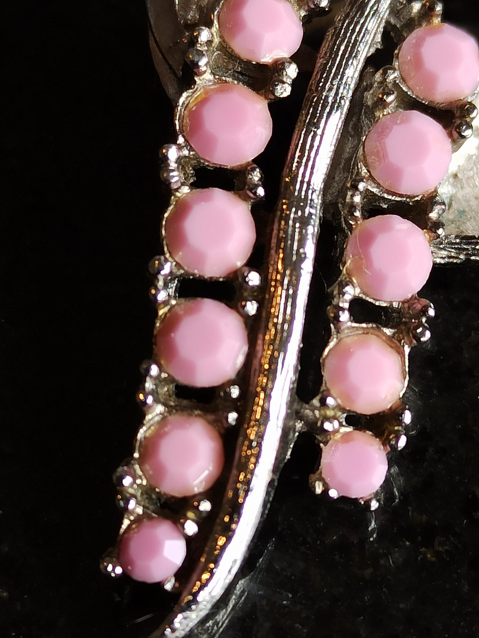Vintage Capri Brooch. Pink Stones. Good Condtion. With Mark 'Capri'. - Image 8
