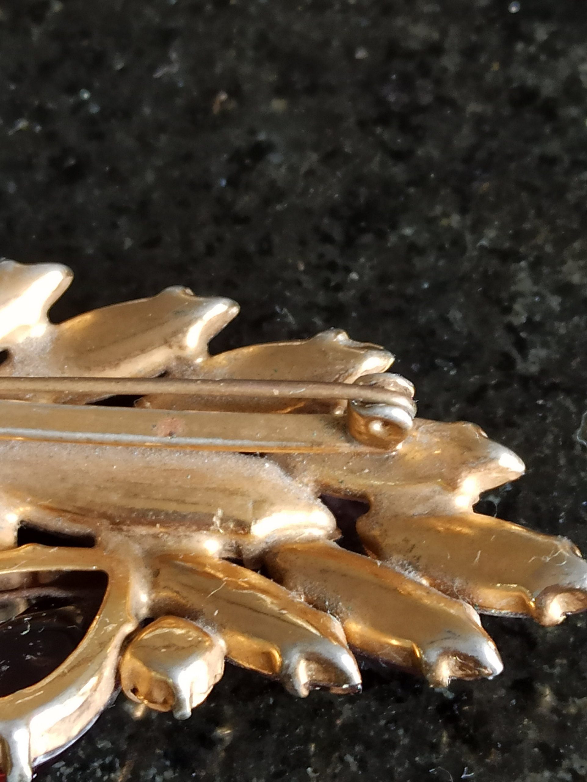 Vintage Art Deco Style Feather Brooch. Purple Glass Costume Jewellery. Good Condition. - Image 8