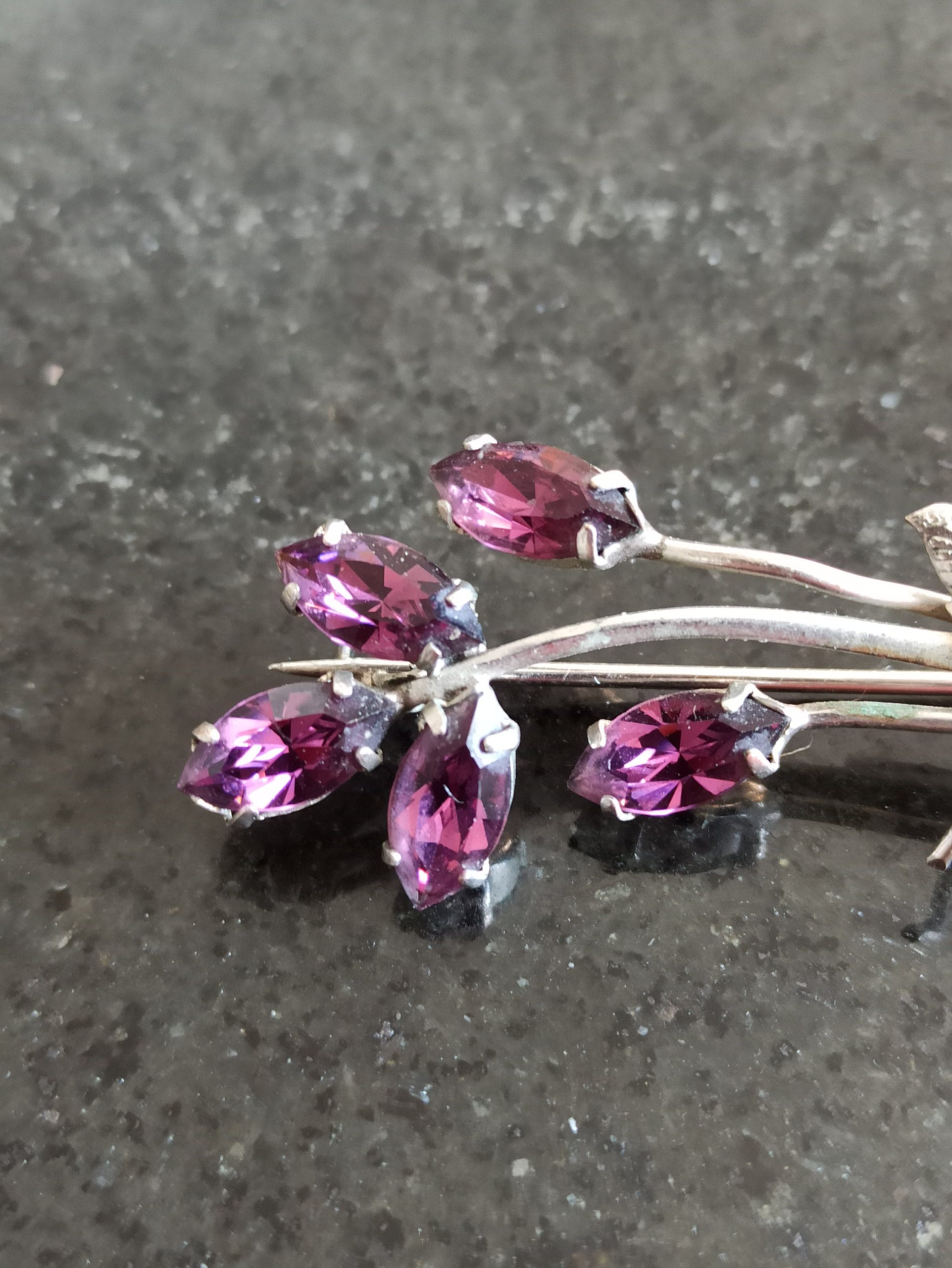 Vintage Purple And Silver Metal Brooch. Very Good Condition. - Image 3