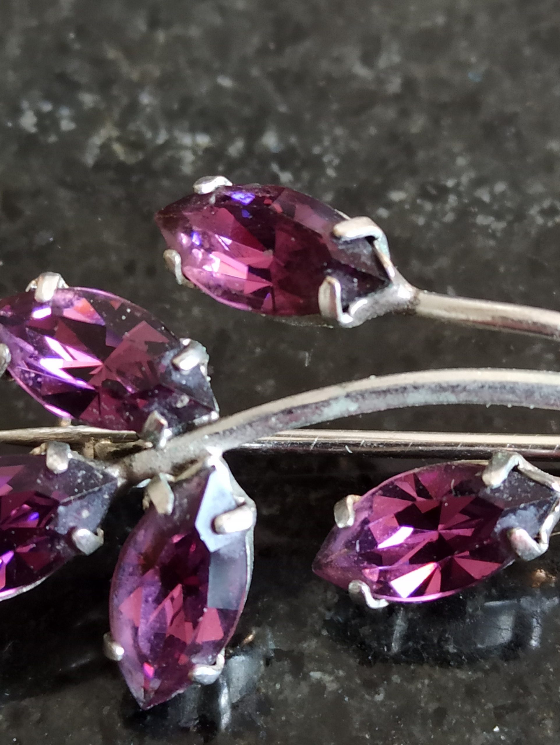 Vintage Purple And Silver Metal Brooch. Very Good Condition. - Image 6