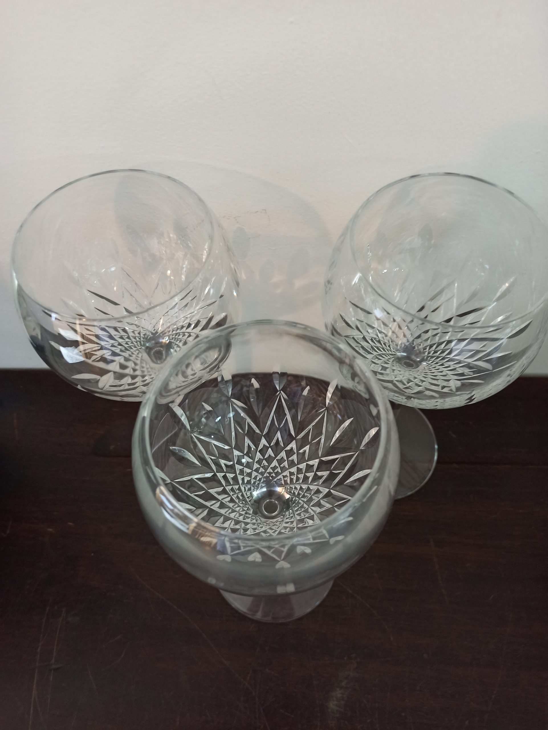 A Pair of Vintage Lead Crystal Long Stem Wine Glasses. Excellent Condition. - Image 2