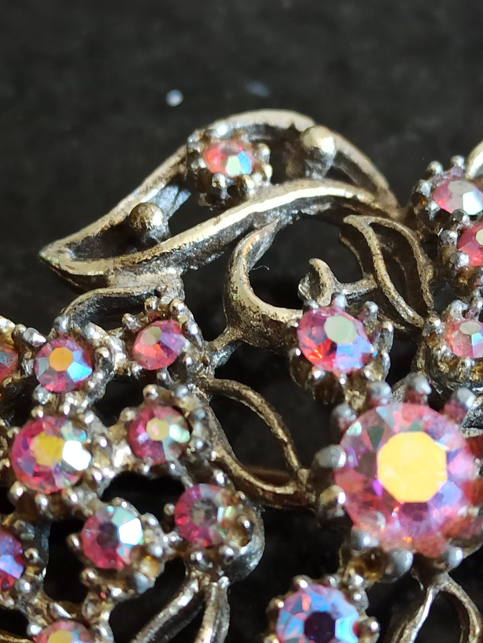 Two Vintage Brooches. Simulation White Pearls and Glass Beads. Good Condition. - Image 5