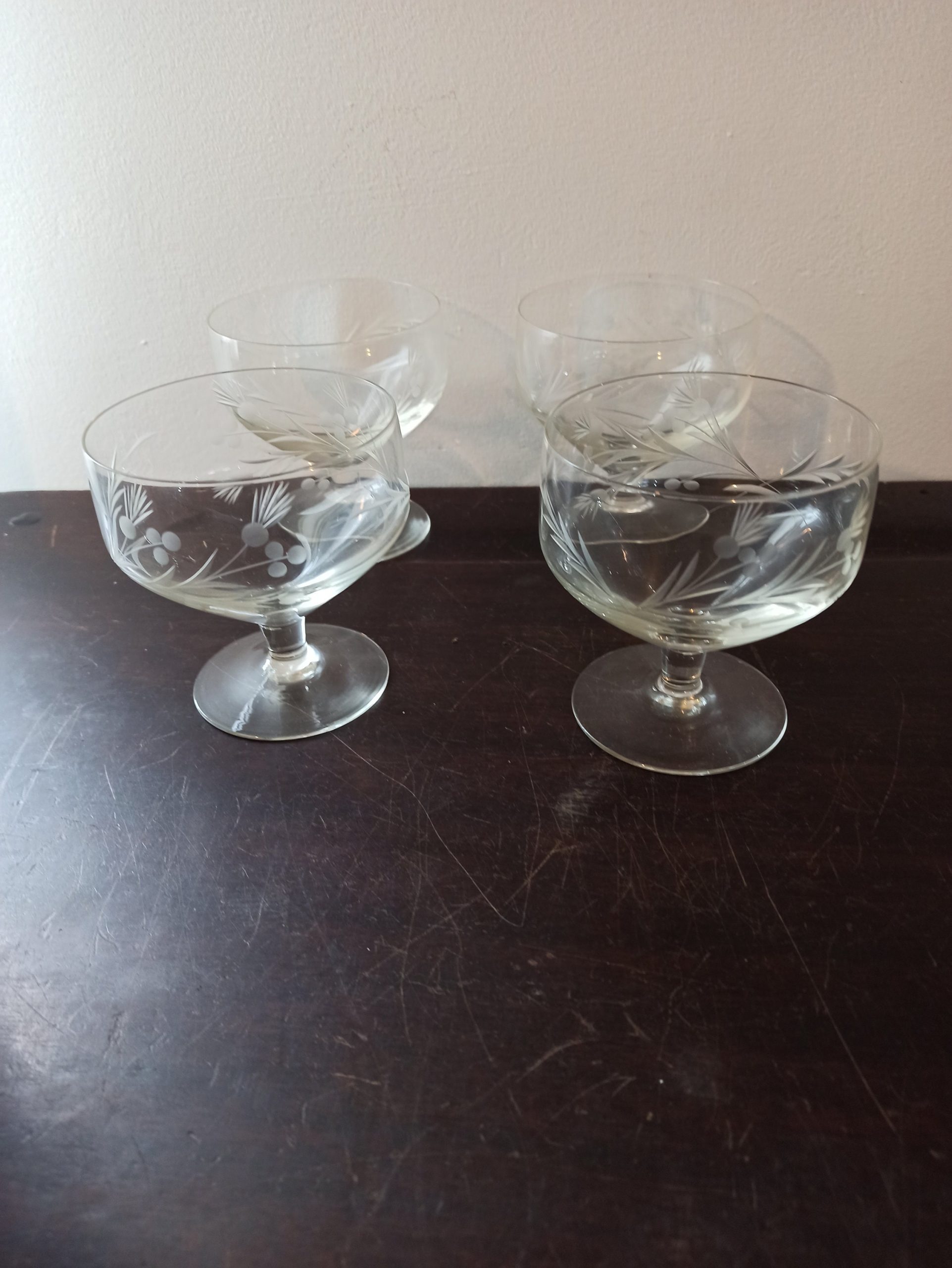 Set of 4 Glass Dessert Pedestal Dishes. Etched Design. Very Good Condition. - Image 4