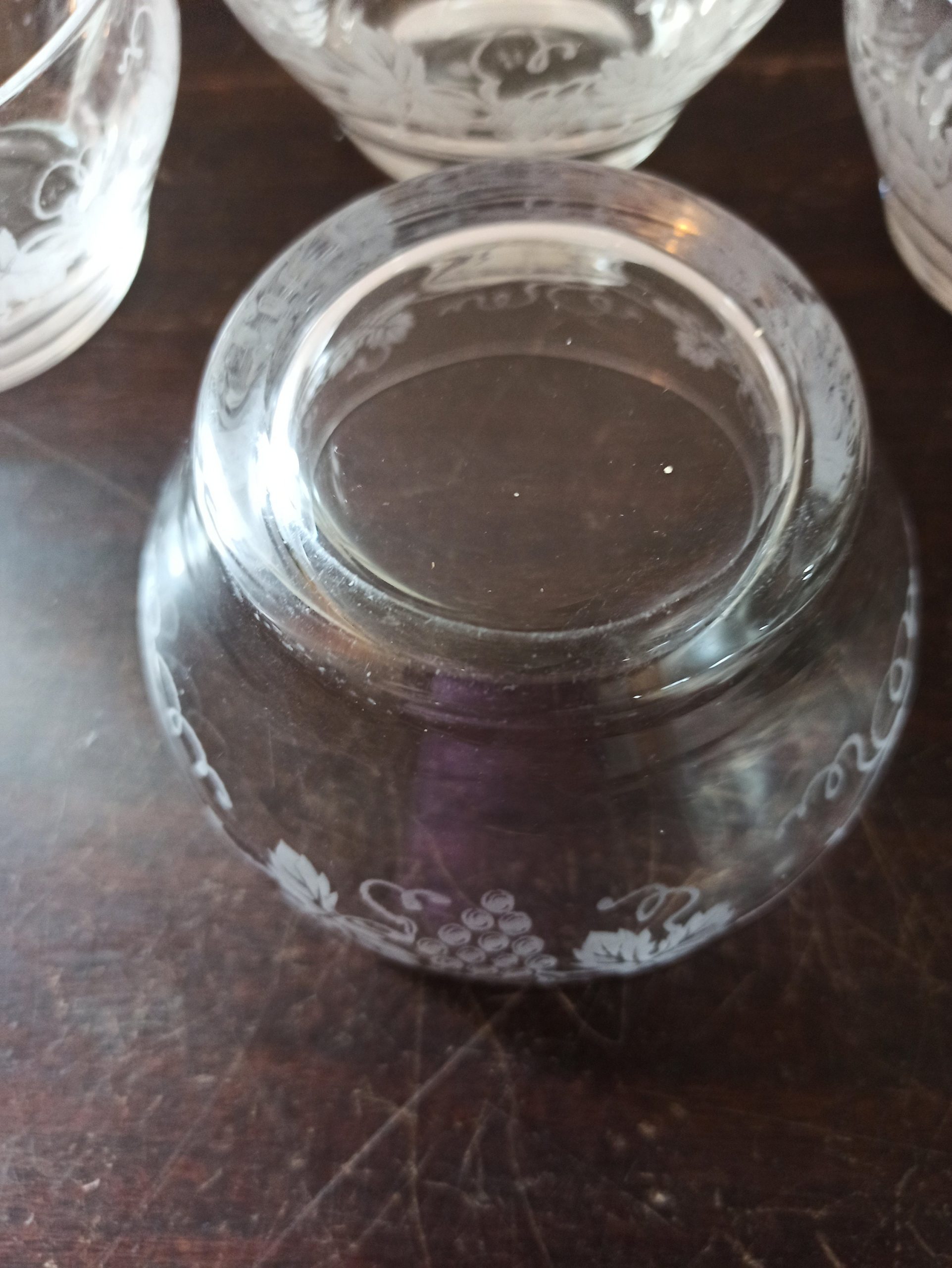 4 Glass Fruit Bowls. Vintage. Very Good Condition. - Image 5