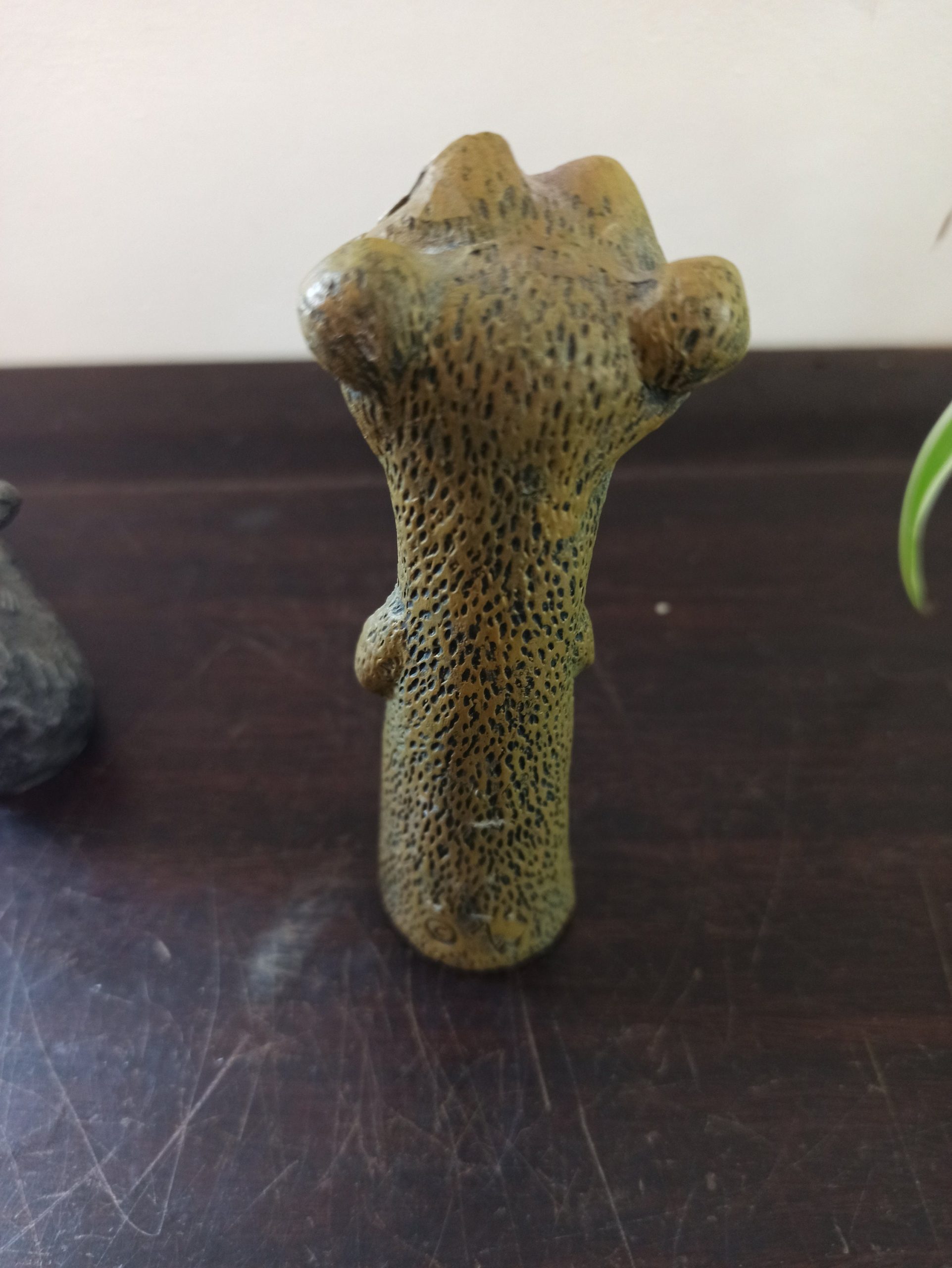 Vintage MeerKat and Otter On a Rock Ornaments. Very Good Condition. - Image 3