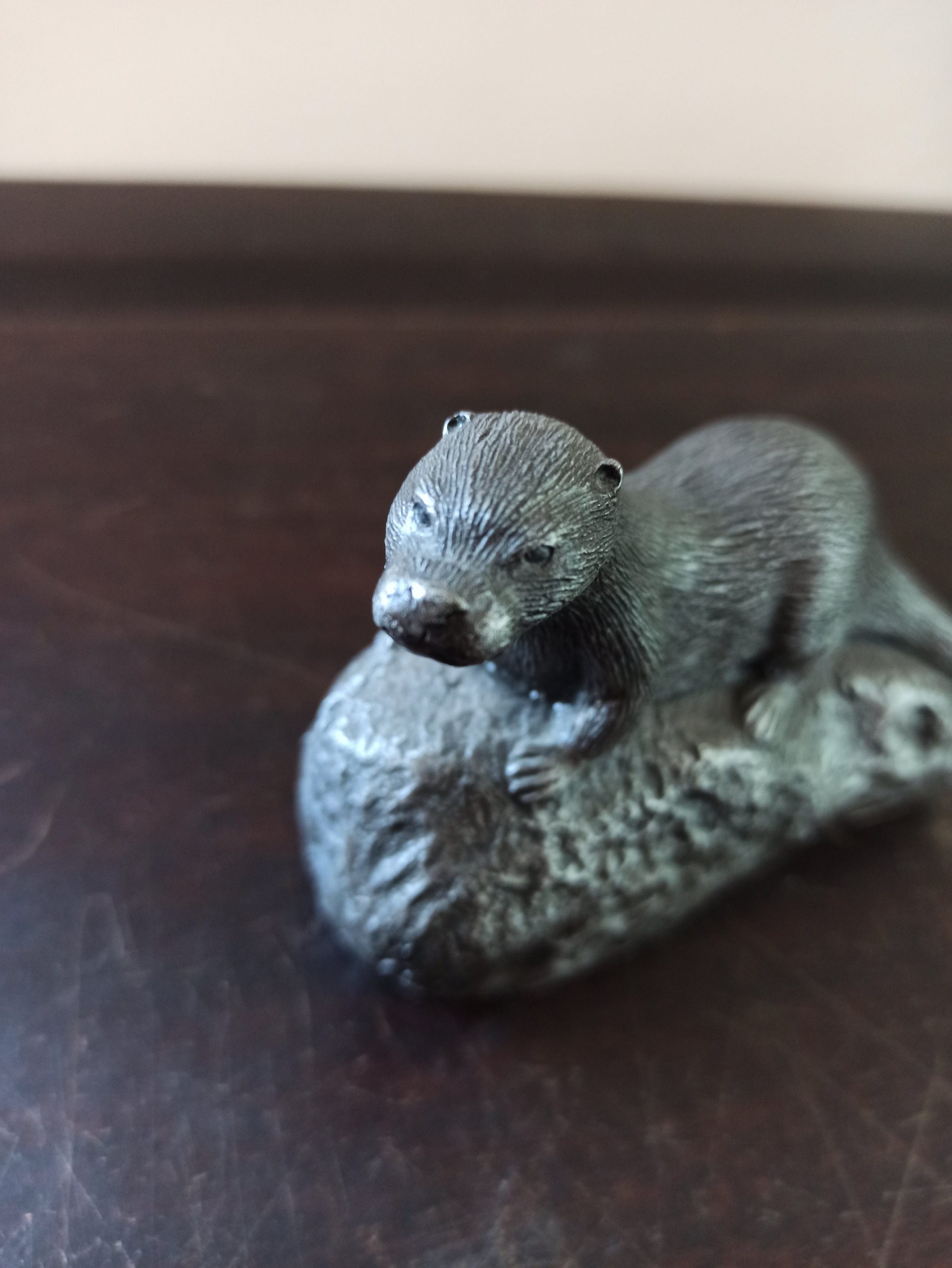 Vintage MeerKat and Otter On a Rock Ornaments. Very Good Condition. - Image 6