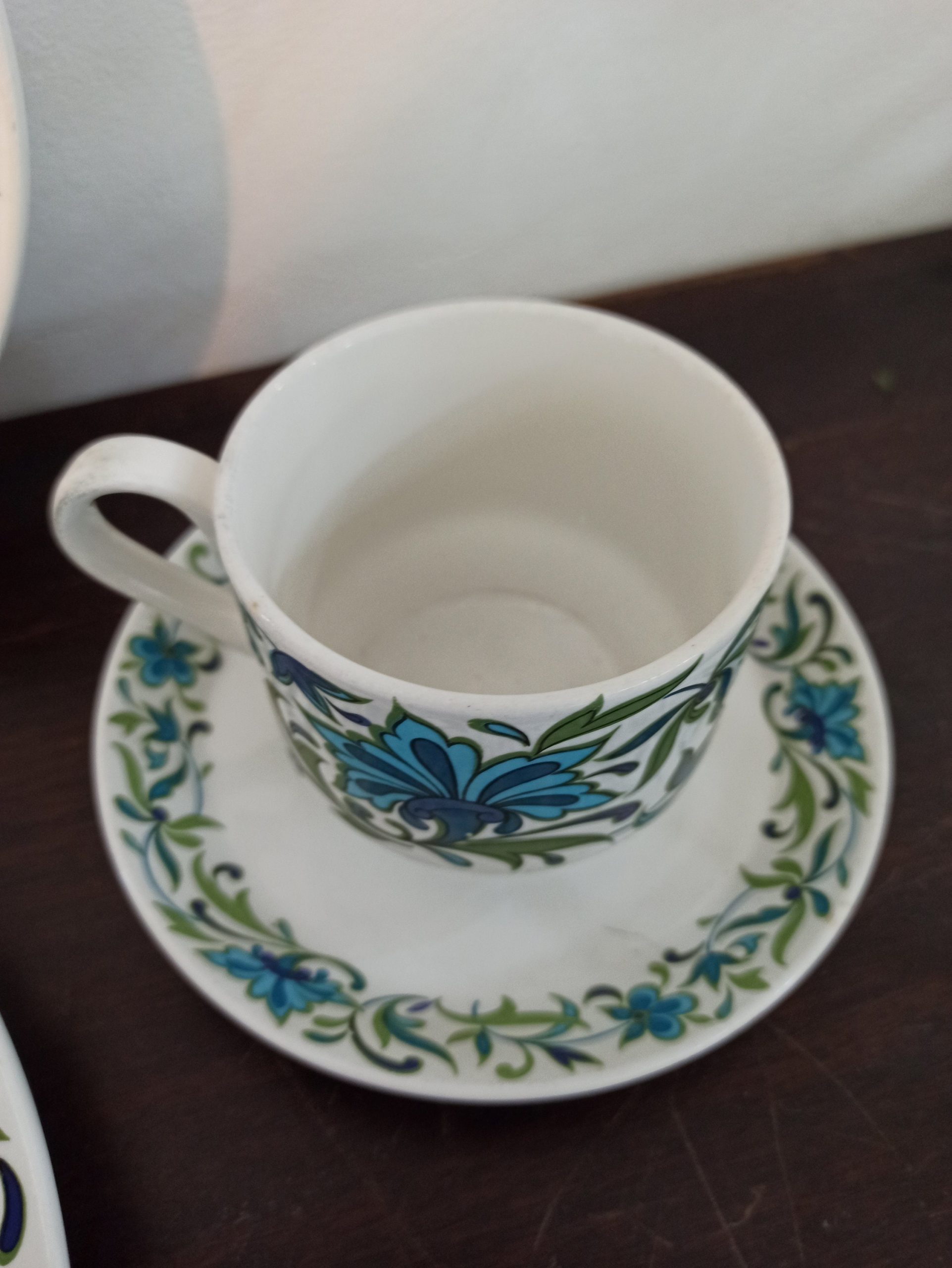 Midwinter Oval Serving Plate, Jam Pot, Cup And Saucer, Egg Cups and Dinner Plate. - Image 8