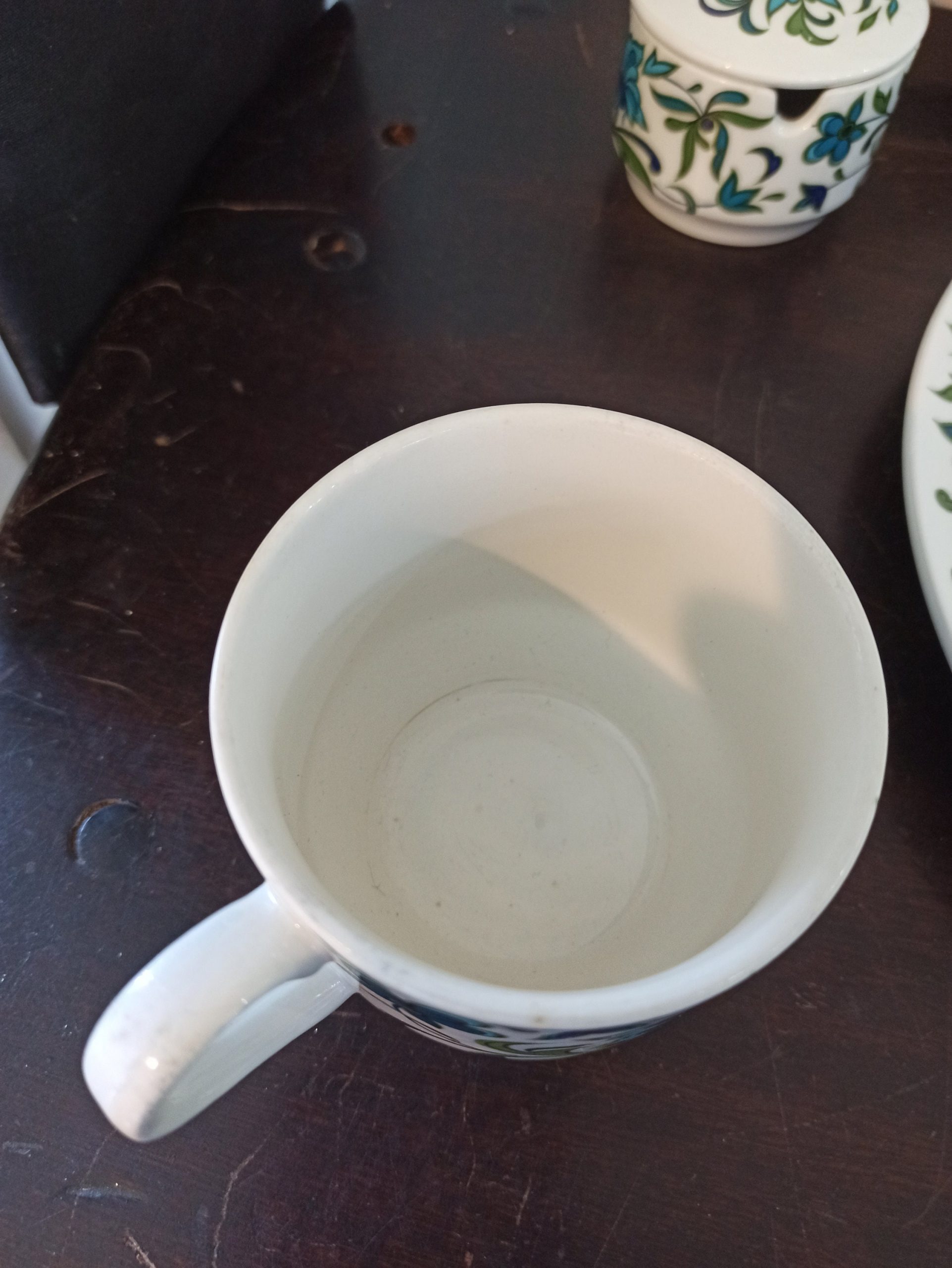 Midwinter Oval Serving Plate, Jam Pot, Cup And Saucer, Egg Cups and Dinner Plate. - Image 7