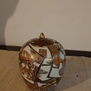 Satsuma Urn - 16cm tall and 11.5cm in diameter - Very Good condition!