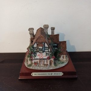 Vintage Leonardo 'The Ploughmans Pub' Ornamental Model Pub.