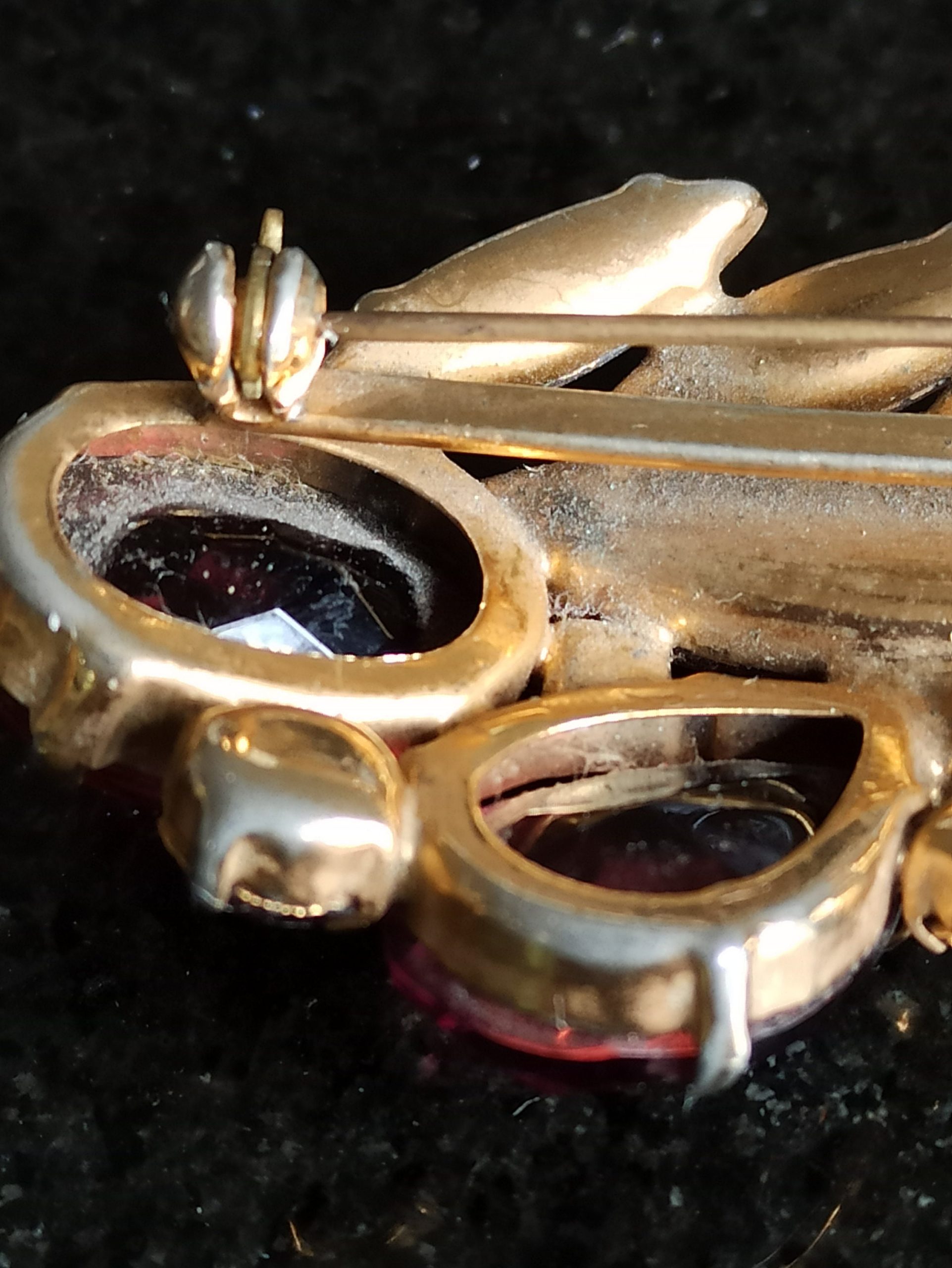 Vintage Art Deco Style Feather Brooch. Purple Glass Costume Jewellery. Good Condition. - Image 9