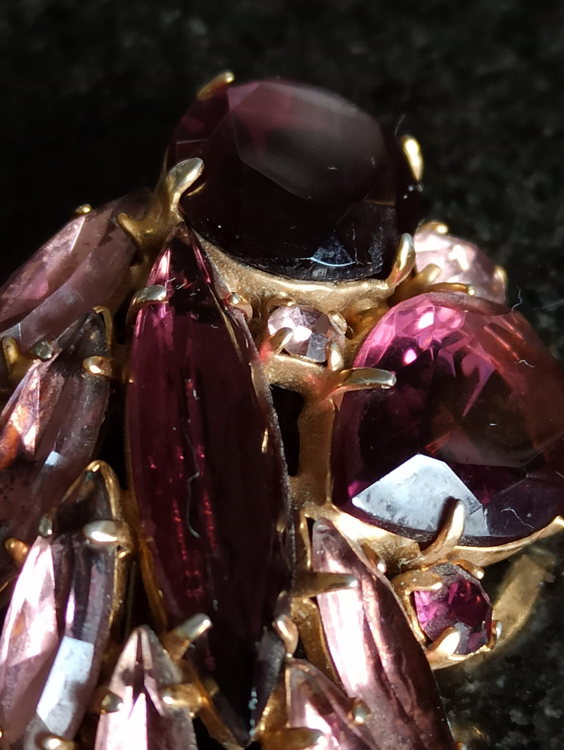 Vintage Art Deco Style Feather Brooch. Purple Glass Costume Jewellery. Good Condition. - Image 6