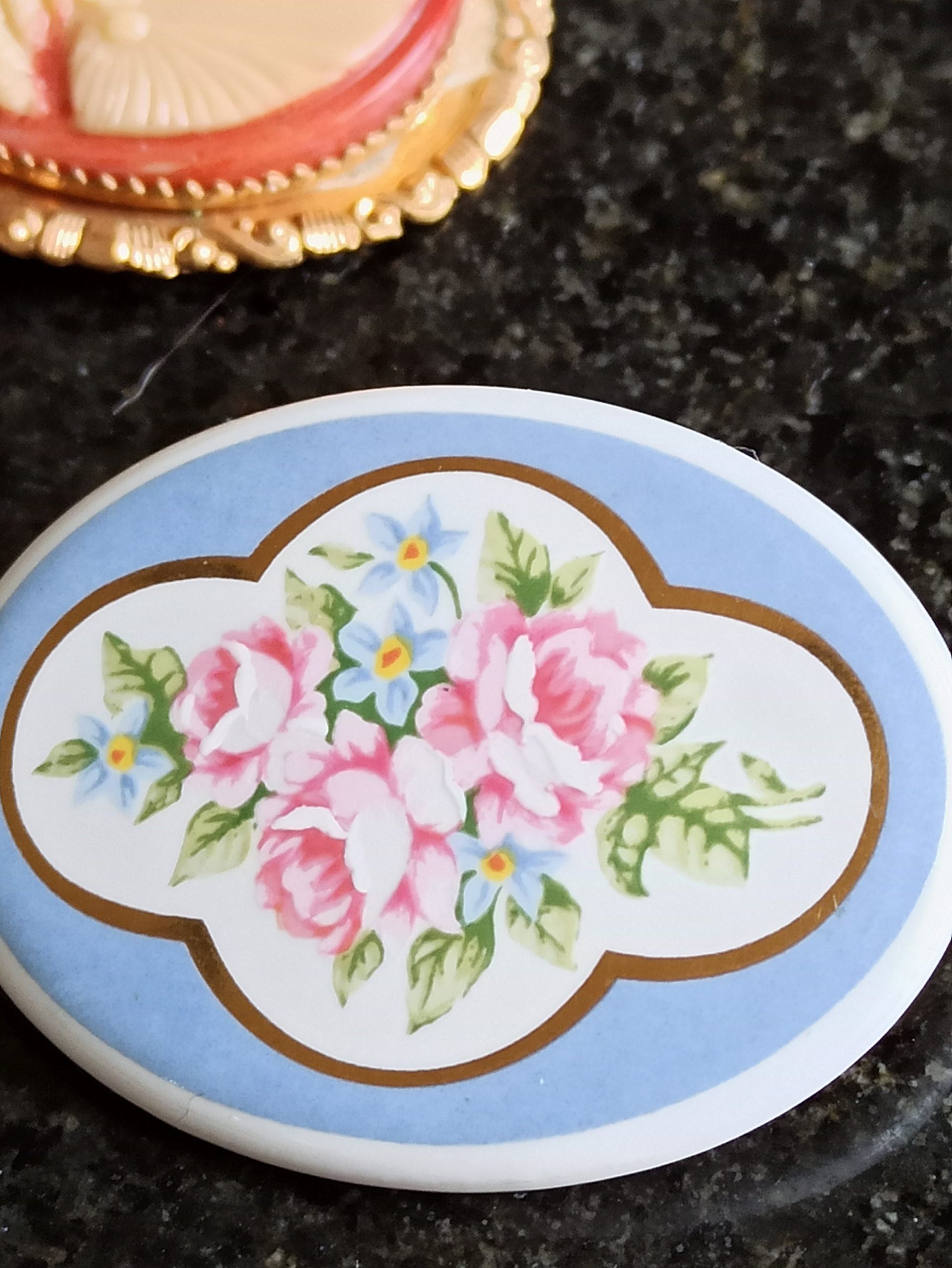 Vintage Set of Three Brooches. Good Overall Condition. - Image 9