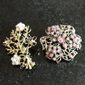 Two Vintage Brooches. Simulation White Pearls and Glass Beads. Good Condition.