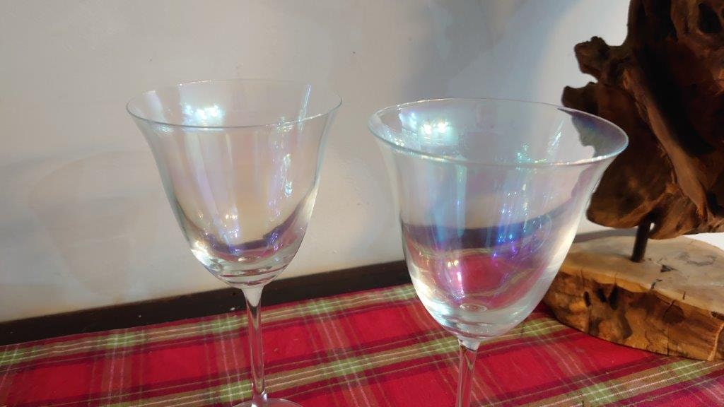 Two Tall Pearlescent Wine Glasses - 21cm tall each - Image 5