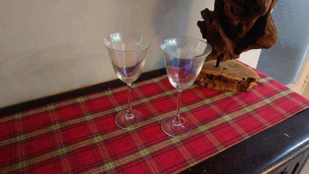 Two Tall Pearlescent Wine Glasses - 21cm tall each - Image 2