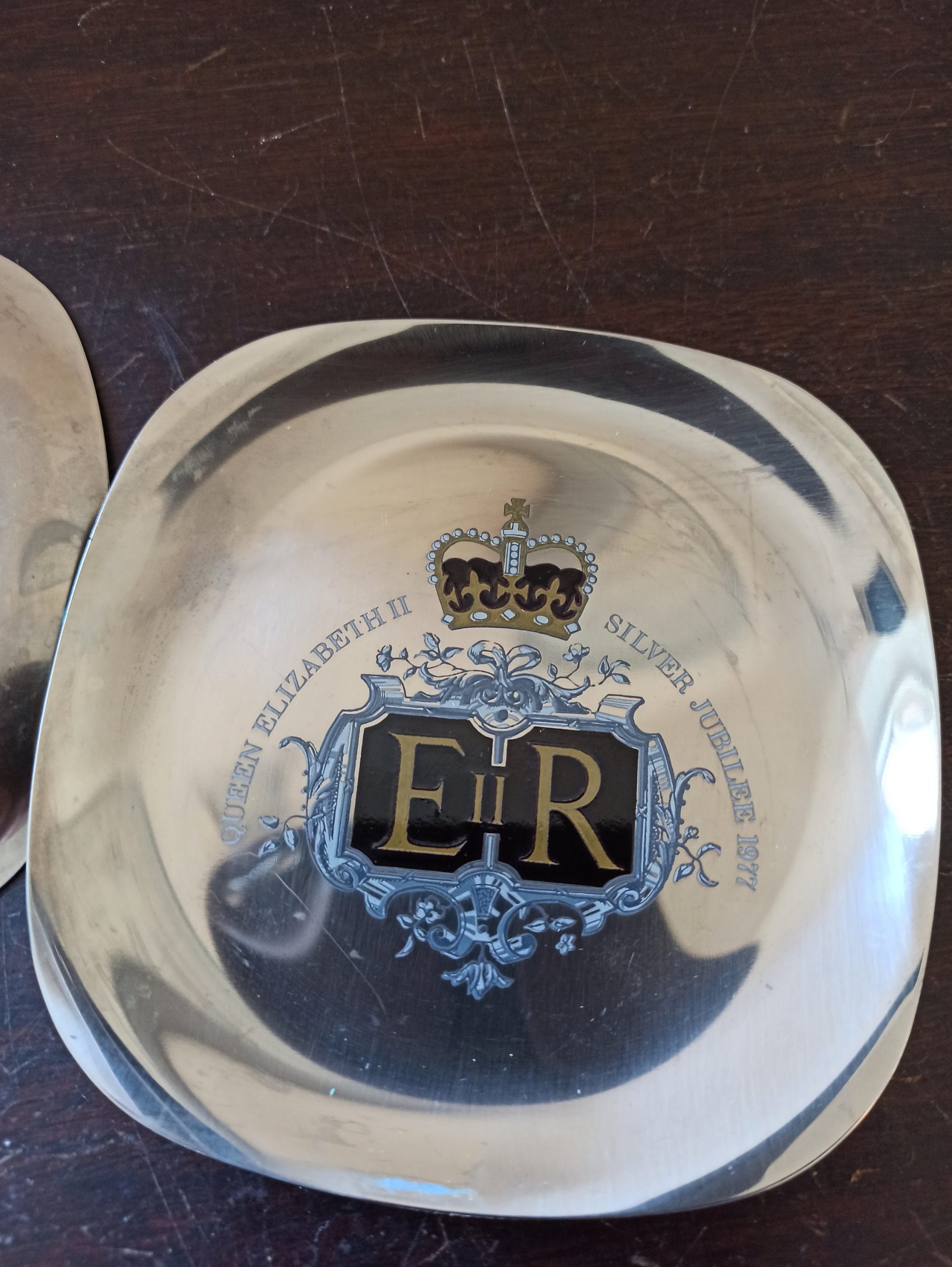 Two Queen Elizabeth II Silver Jubilee Pin Dishes. 1977. Arthur Price. - Image 7