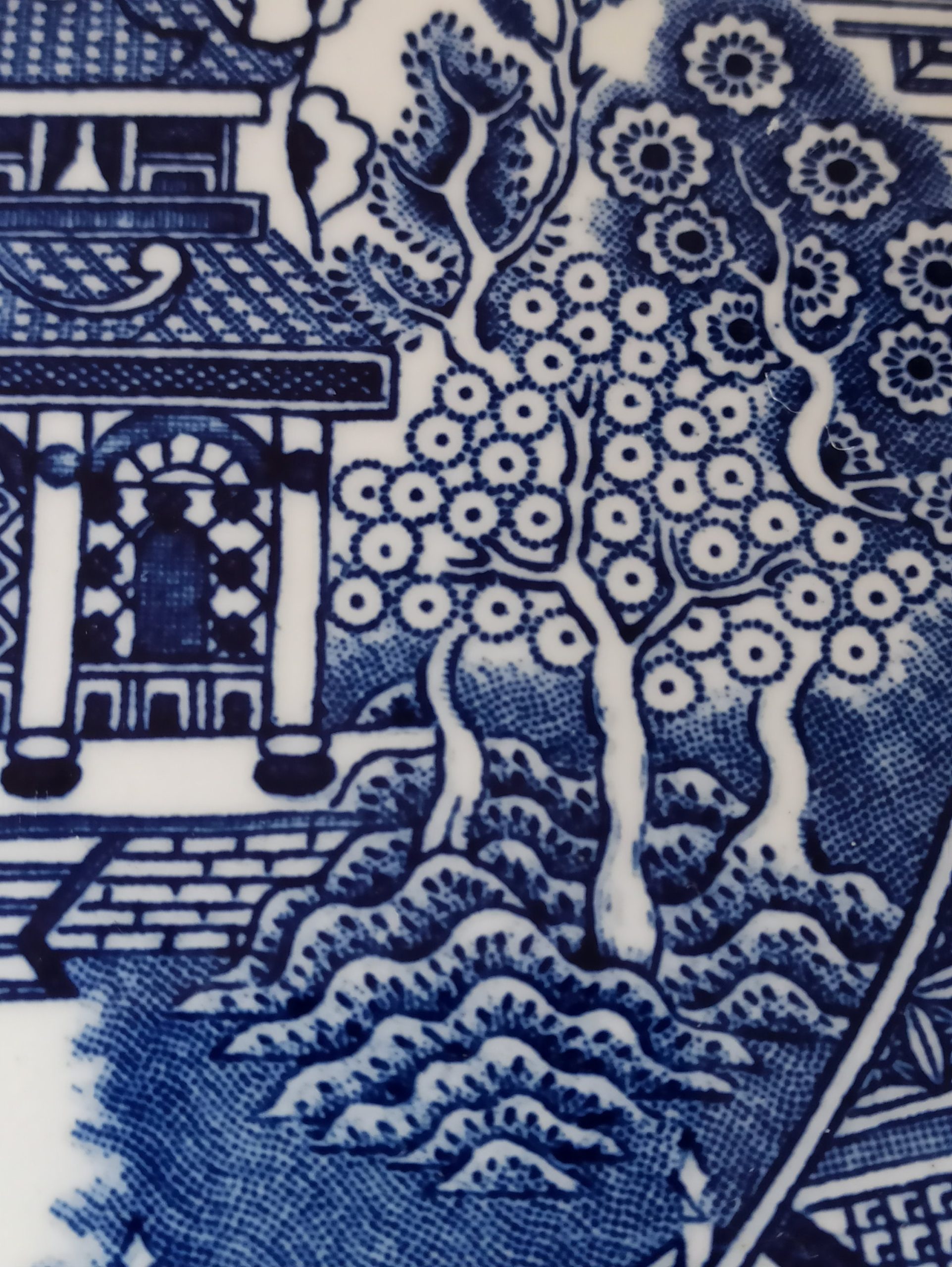 Blue and White Churchill's Decorative Cabinet / Display Plate. - Image 7