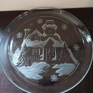 Decorative Christmas Serving Plate. Arcoroc. Excellent Condition.