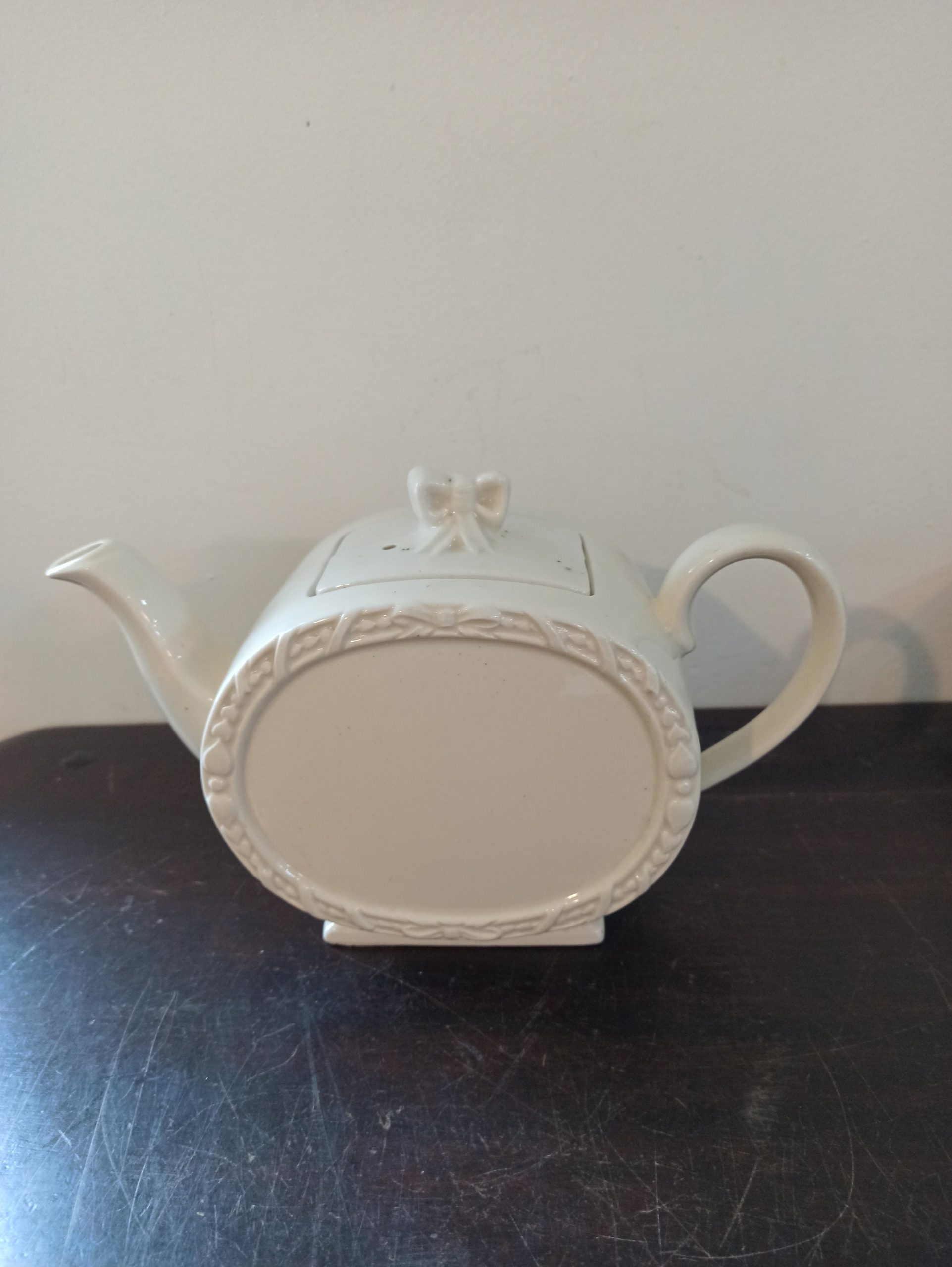 Vintage Saddlers Cream Teapot. - Image 2