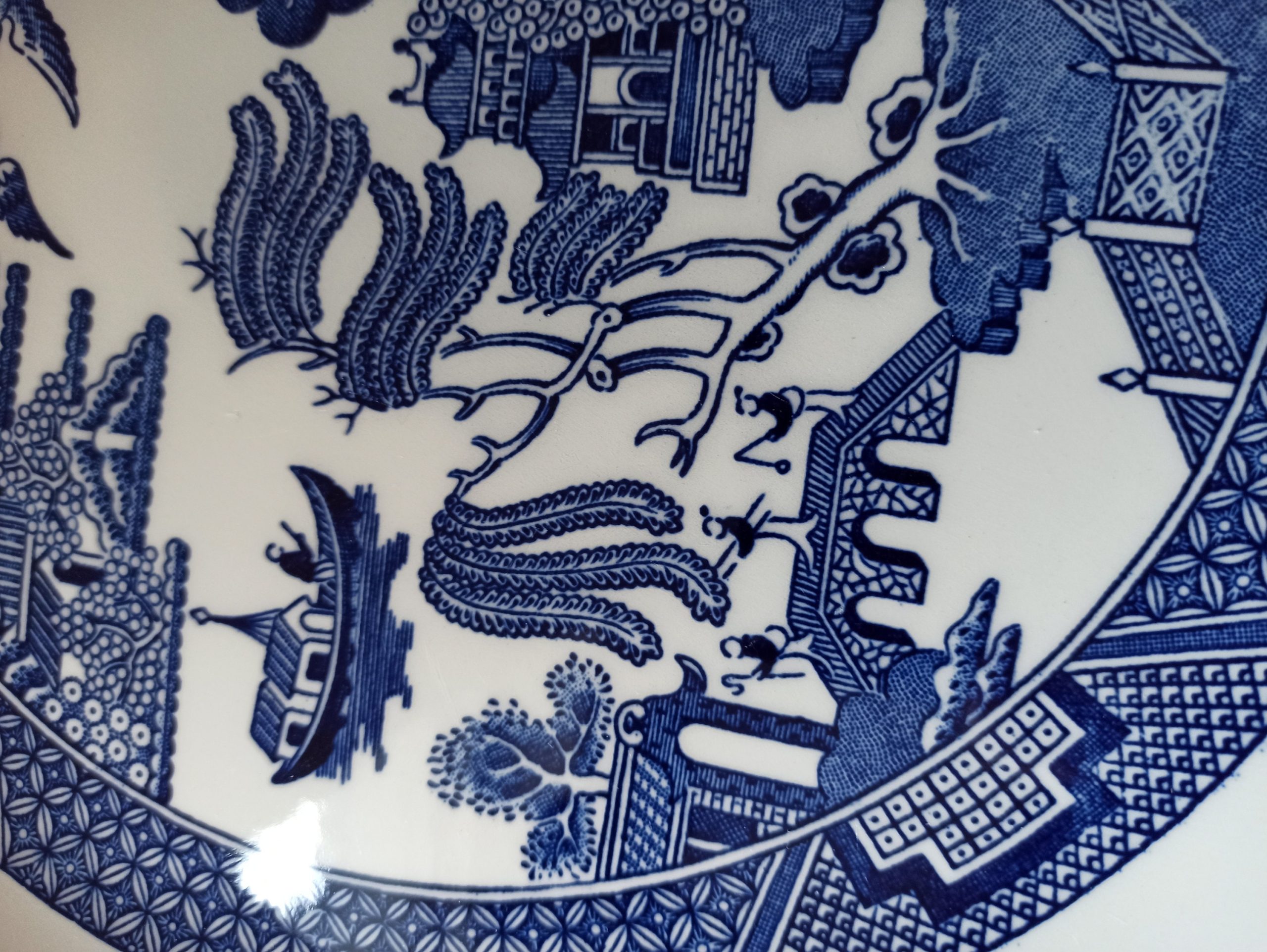 Blue and White Churchill's Decorative Cabinet / Display Plate. - Image 6